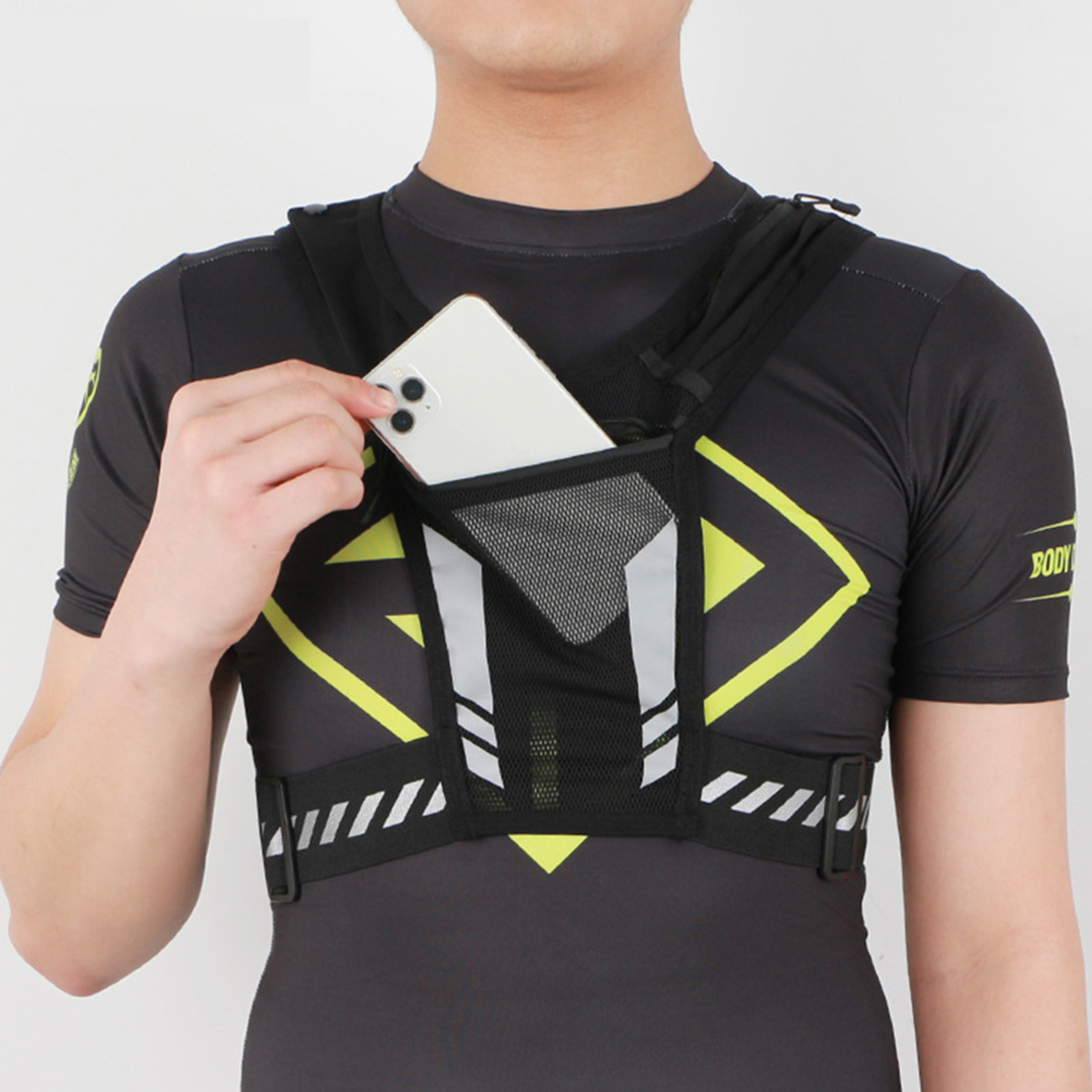 Reflective Running Phone Vest Breathable Chest Pack With Large Capacity Phone Holder 2