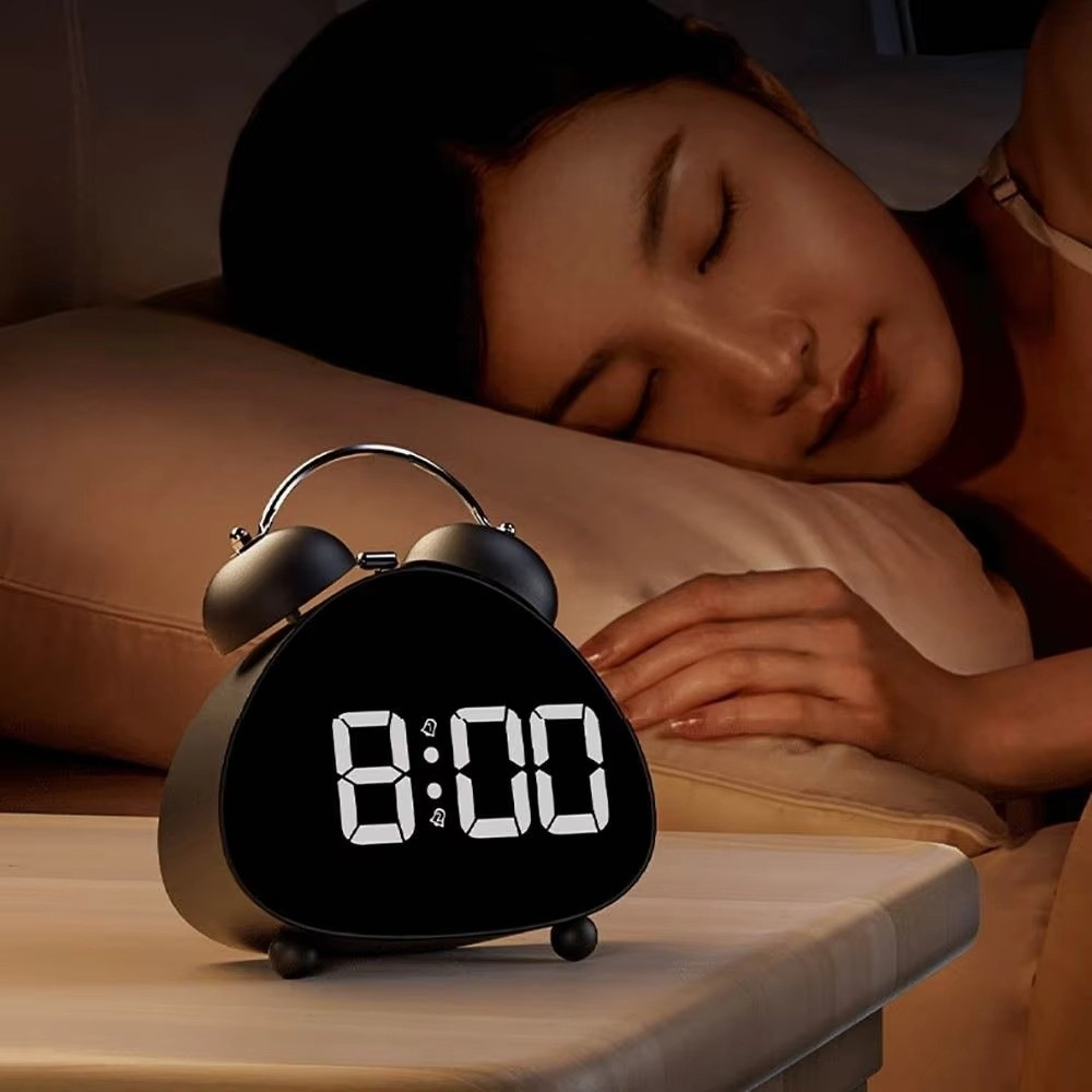 Vintage LED Alarm Clock Digital Alarm Clock With Loud Alarm And LED Display For Bedroom Tabletop 5