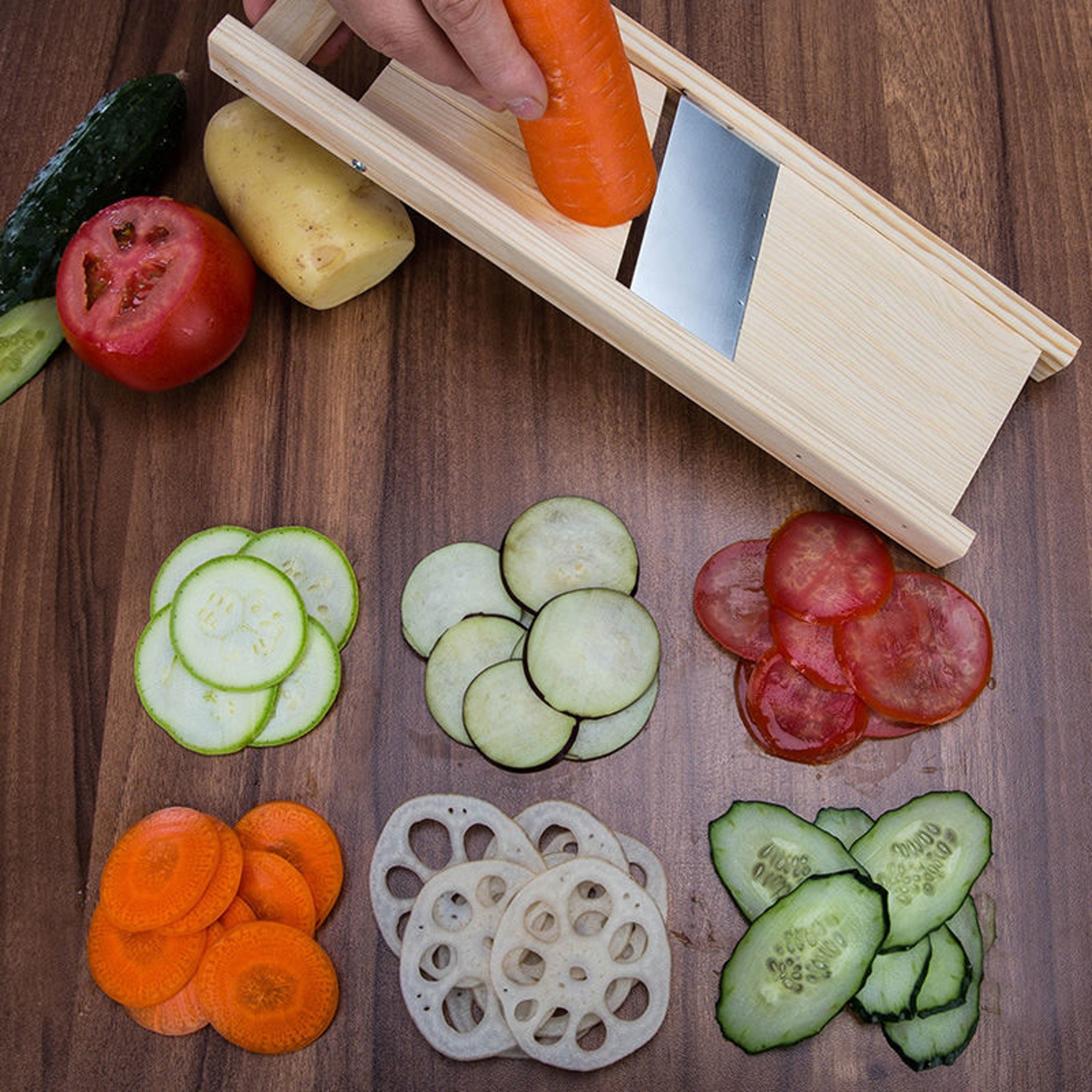 WoodGrip Multifunction Vegetable Slicer And Cheese Grater 5