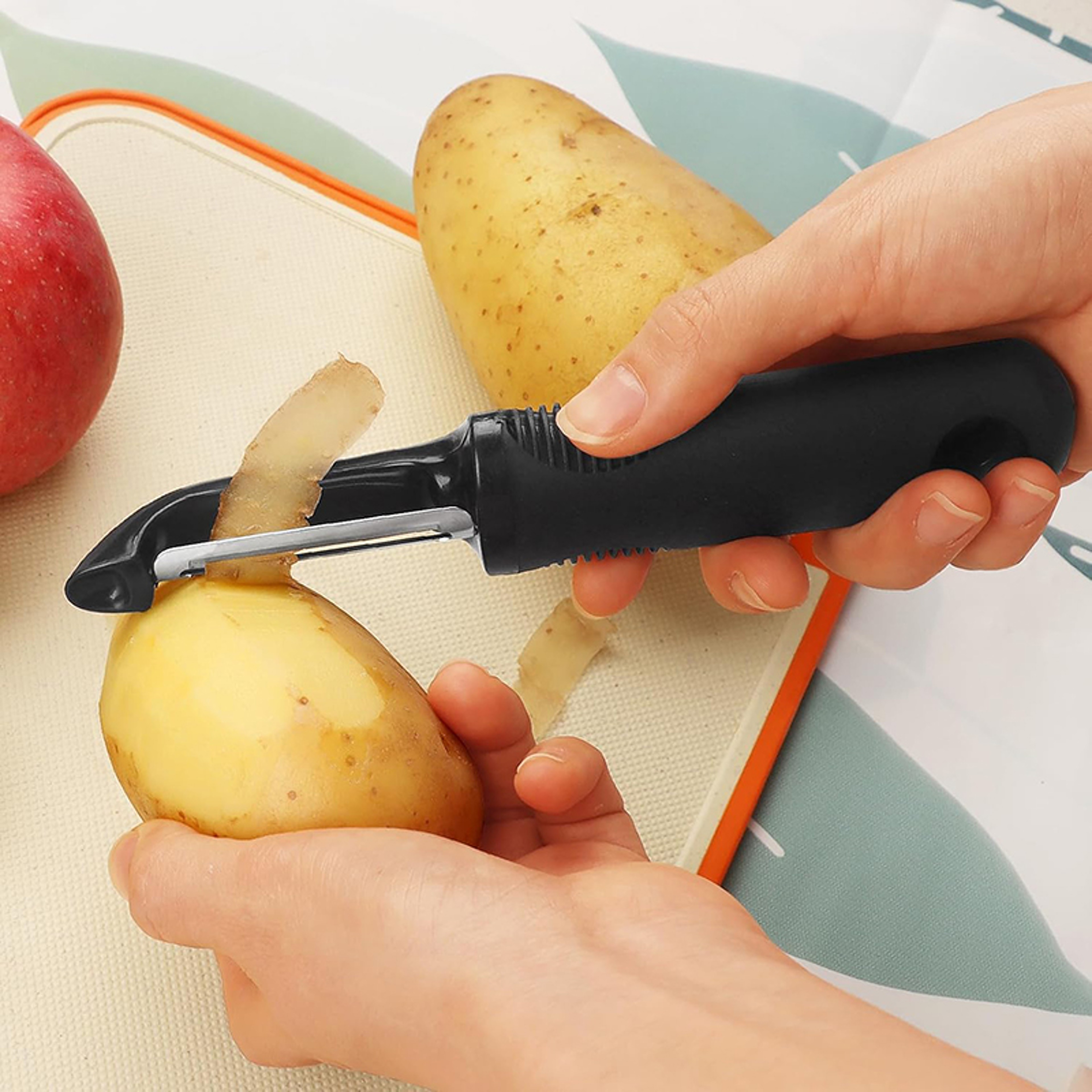 Stainless Steel Swivel Vegetable Peeler – view 2