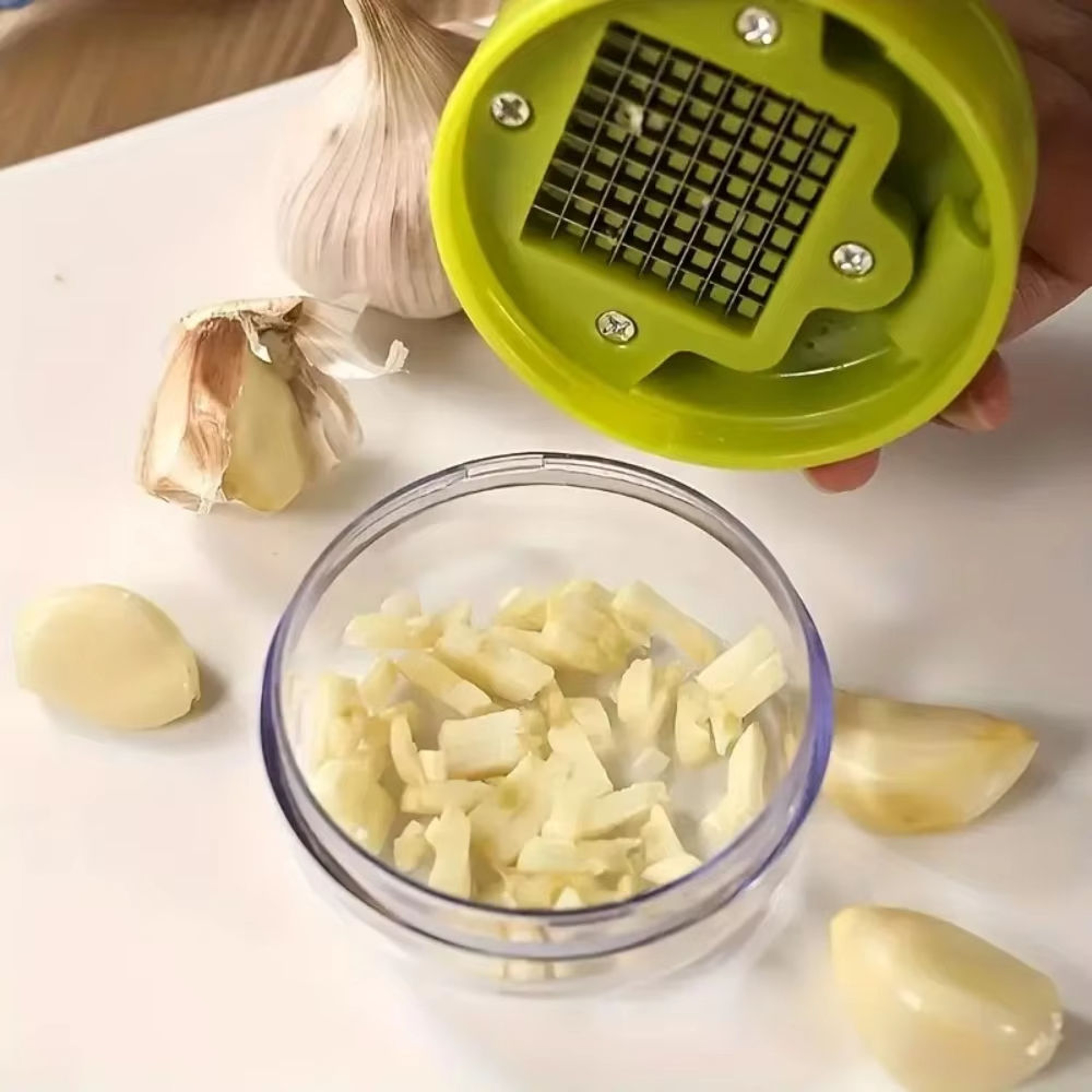 Effortless Mini Garlic Press And Handheld Garlic Crusher 3