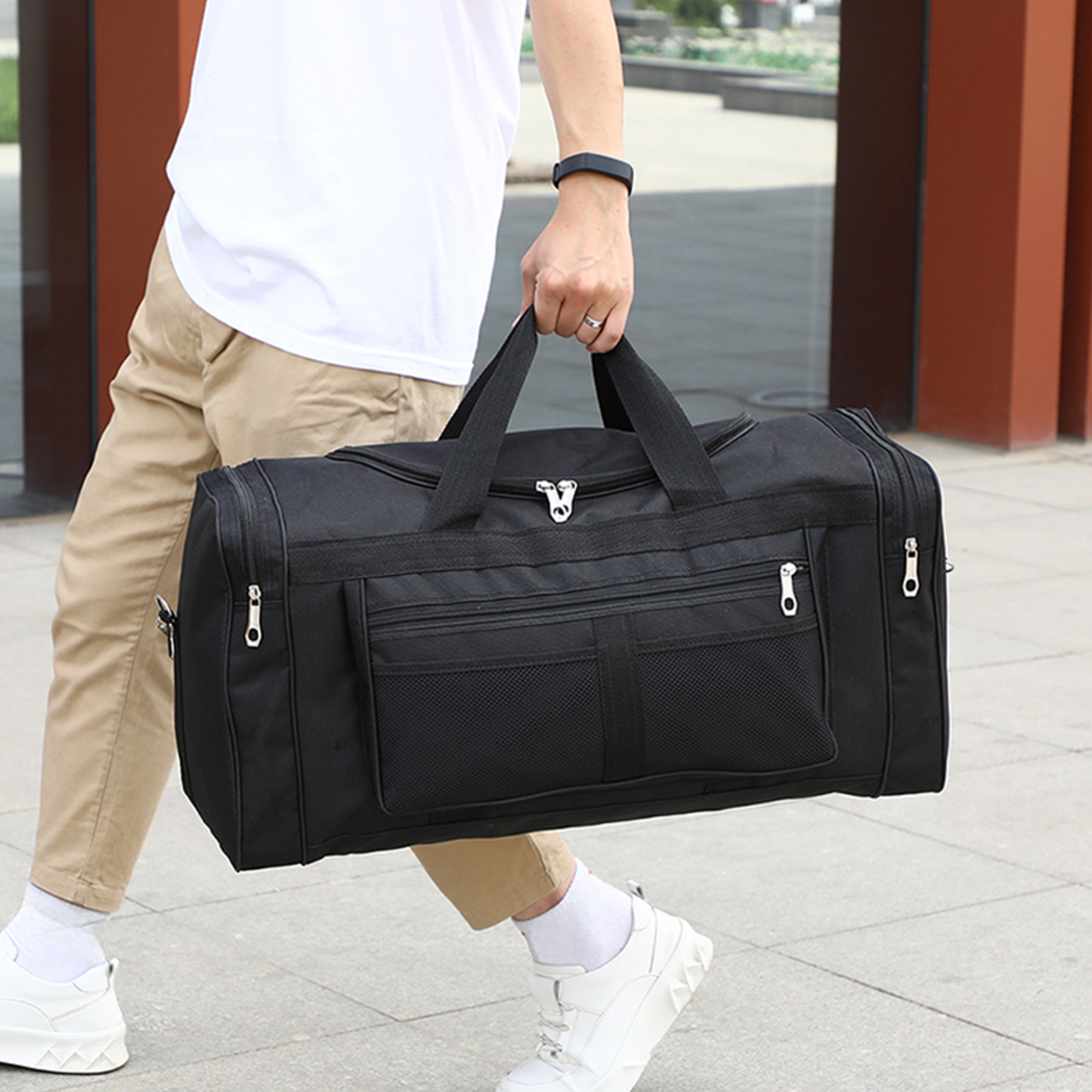 Large Capacity Weekender Travel Bag With Shoulder Strap 3