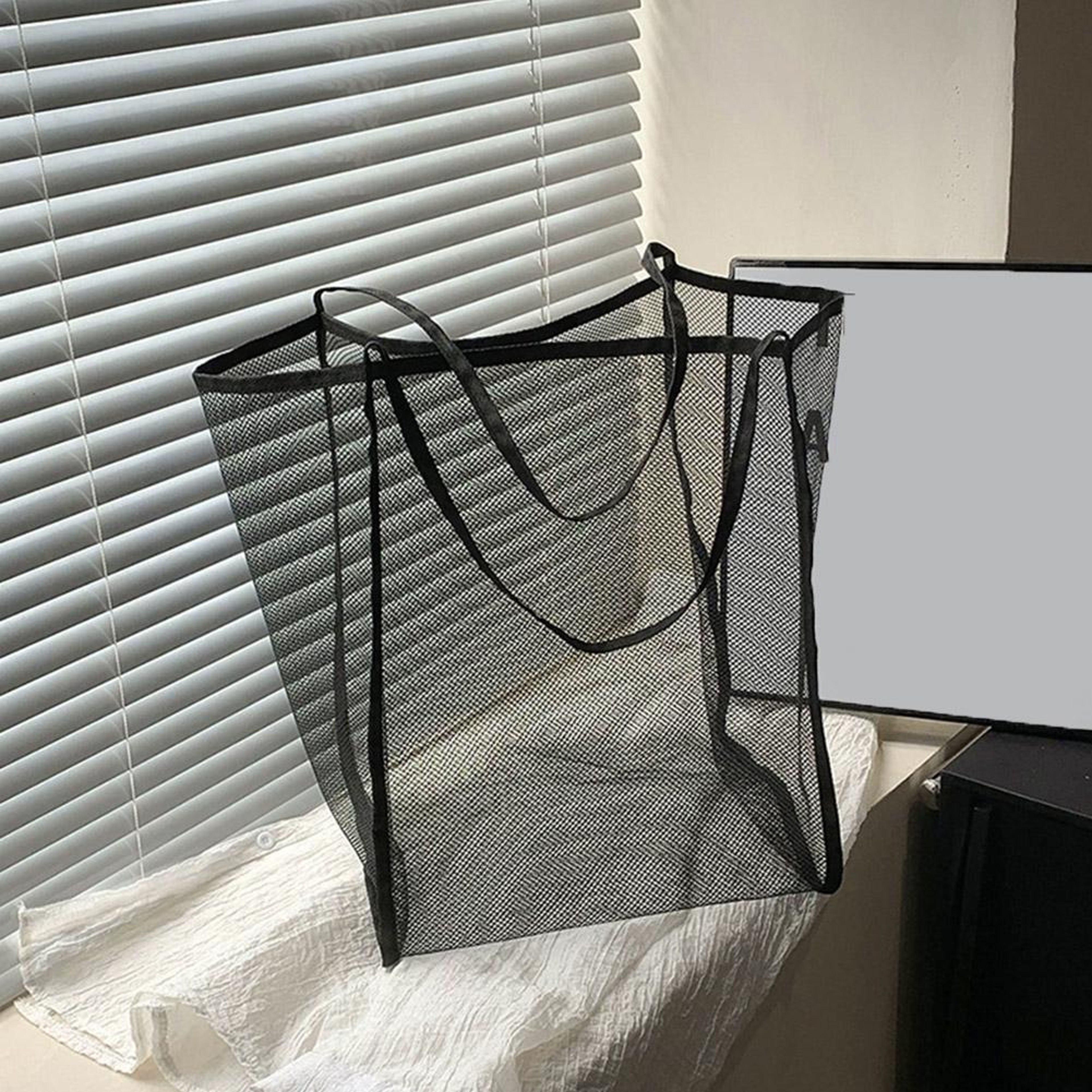 Lightweight Mesh Beach Tote Bag Large Capacity Foldable Beach Bag For Travel 4