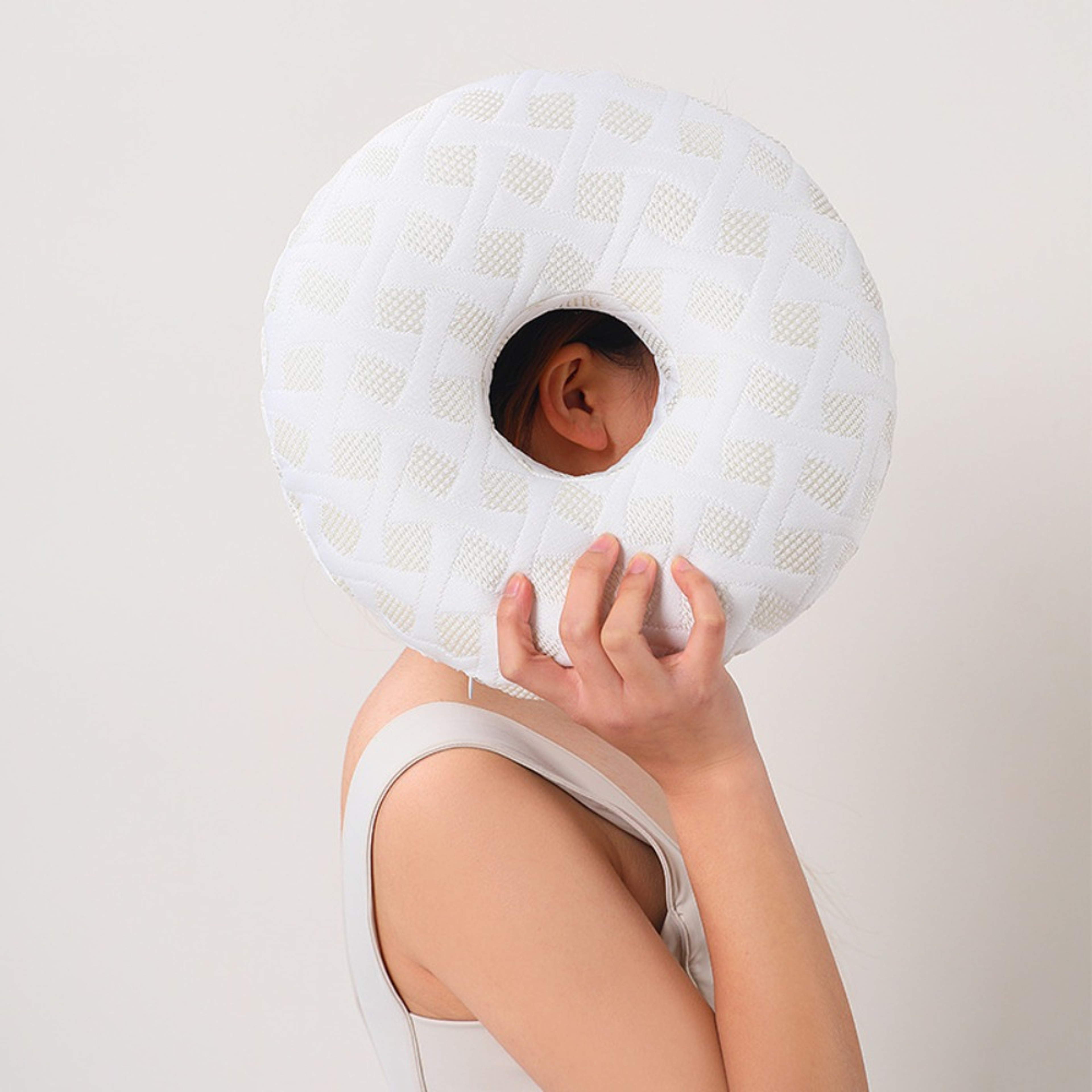 Ergonomic Ear Piercing Pillow With Ear Hole For Side Sleepers 1