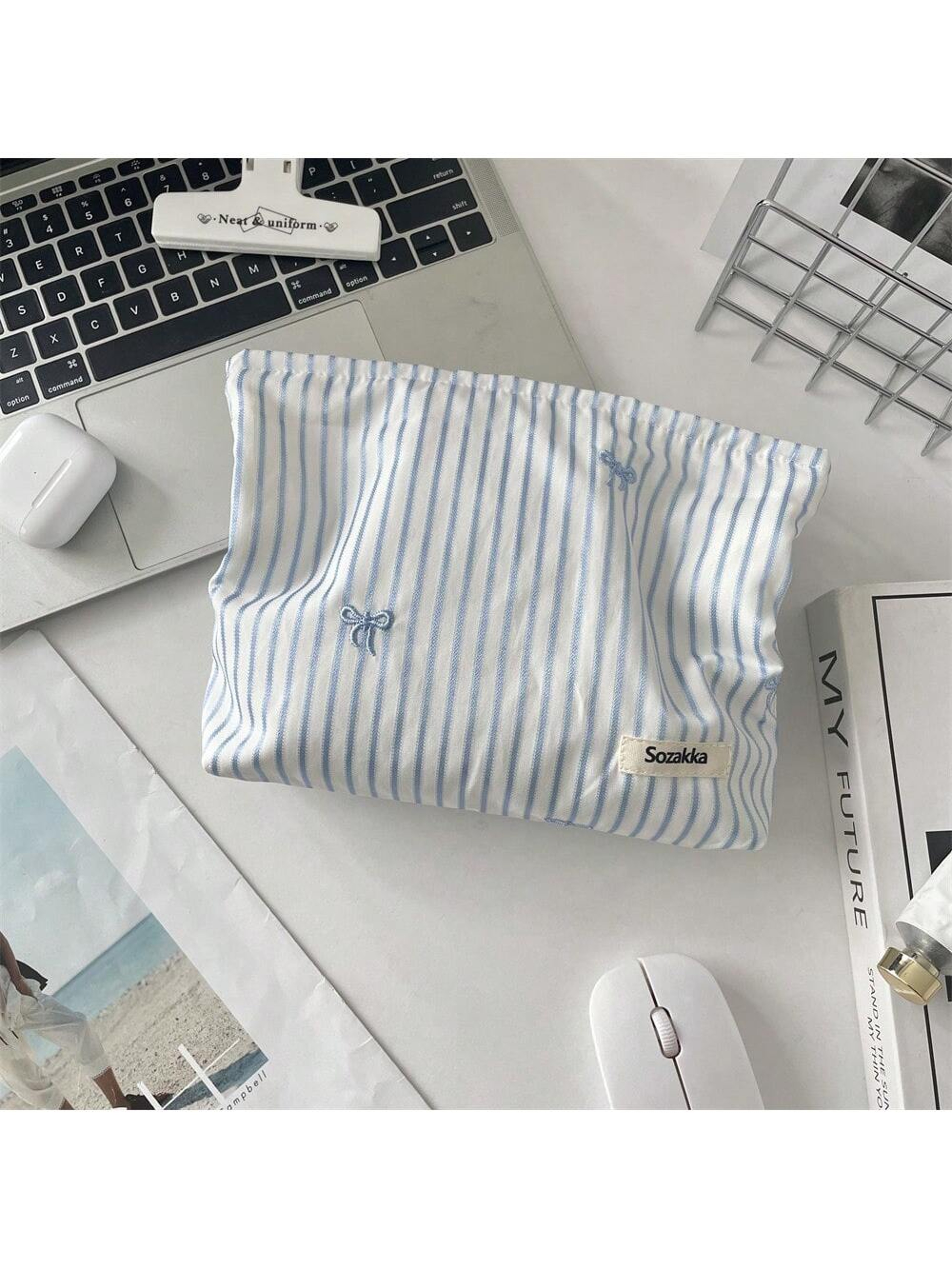 Checkered Bow Large Capacity Makeup Bag Travel Cosmetic Organizer 1
