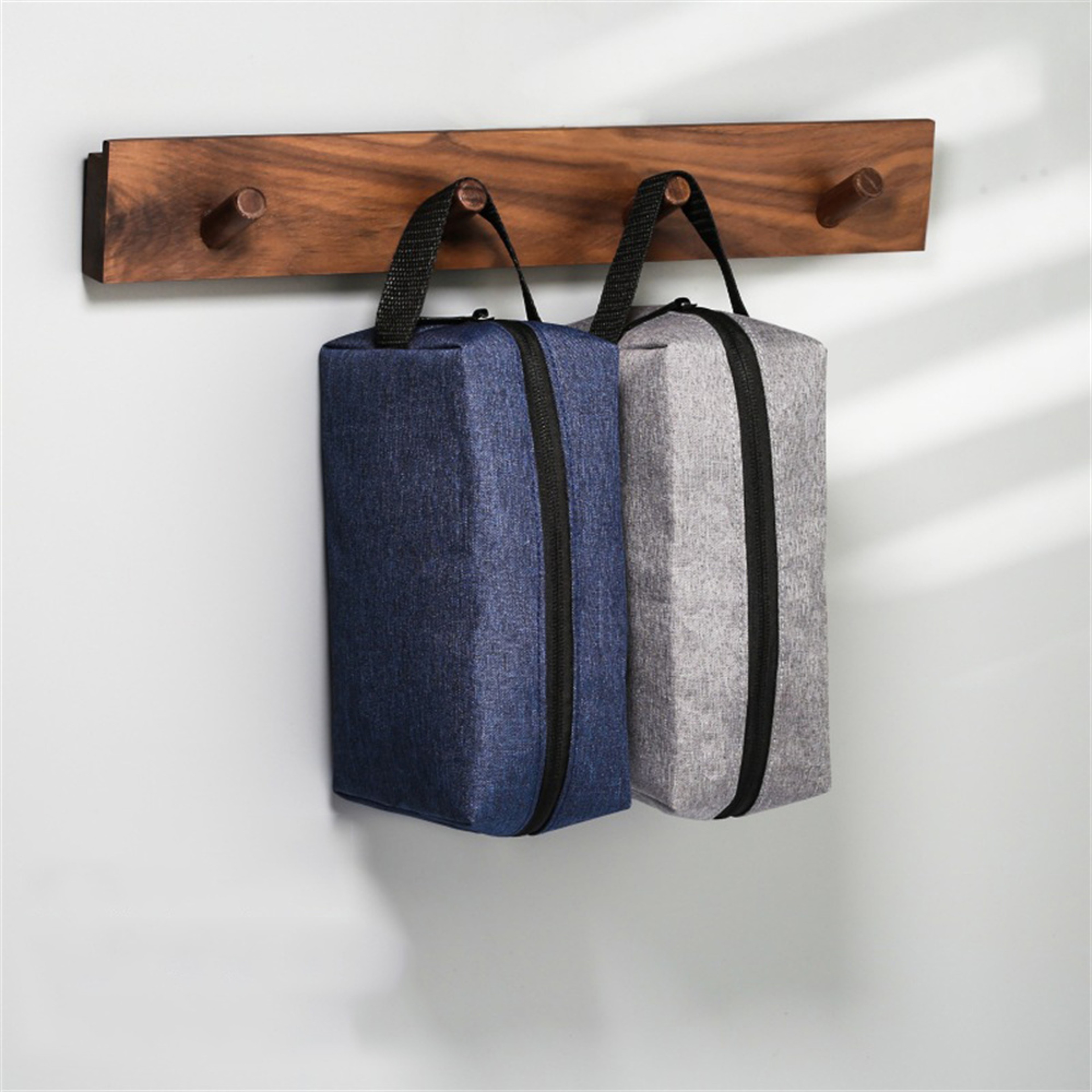 Waterproof Oxford Travel Toiletry Bag And Makeup Organizer Pouch 4