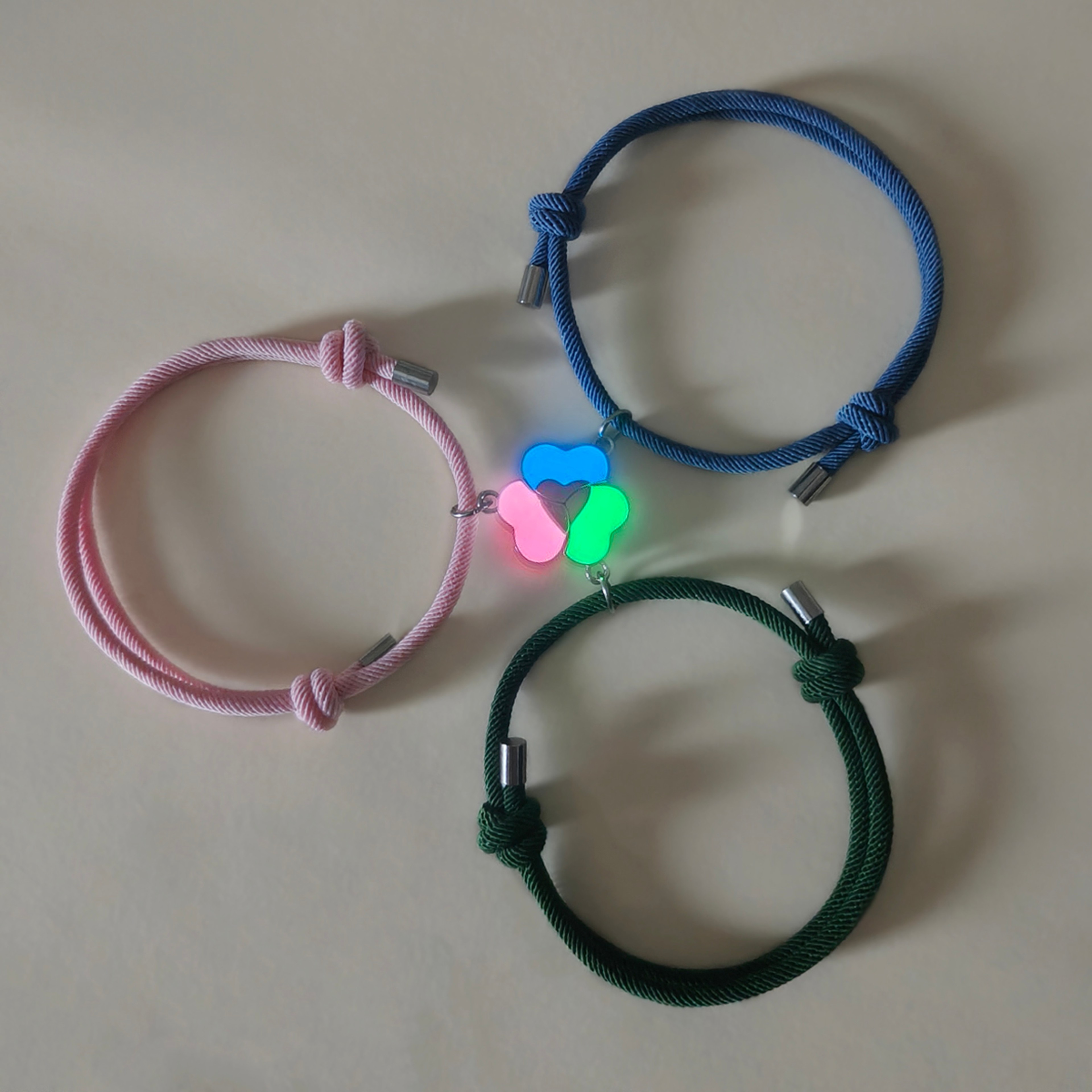 Luminous Four Leaf Clover Friendship Bracelets Set Glow in The Dark Matching Gift Jewelry – view 1