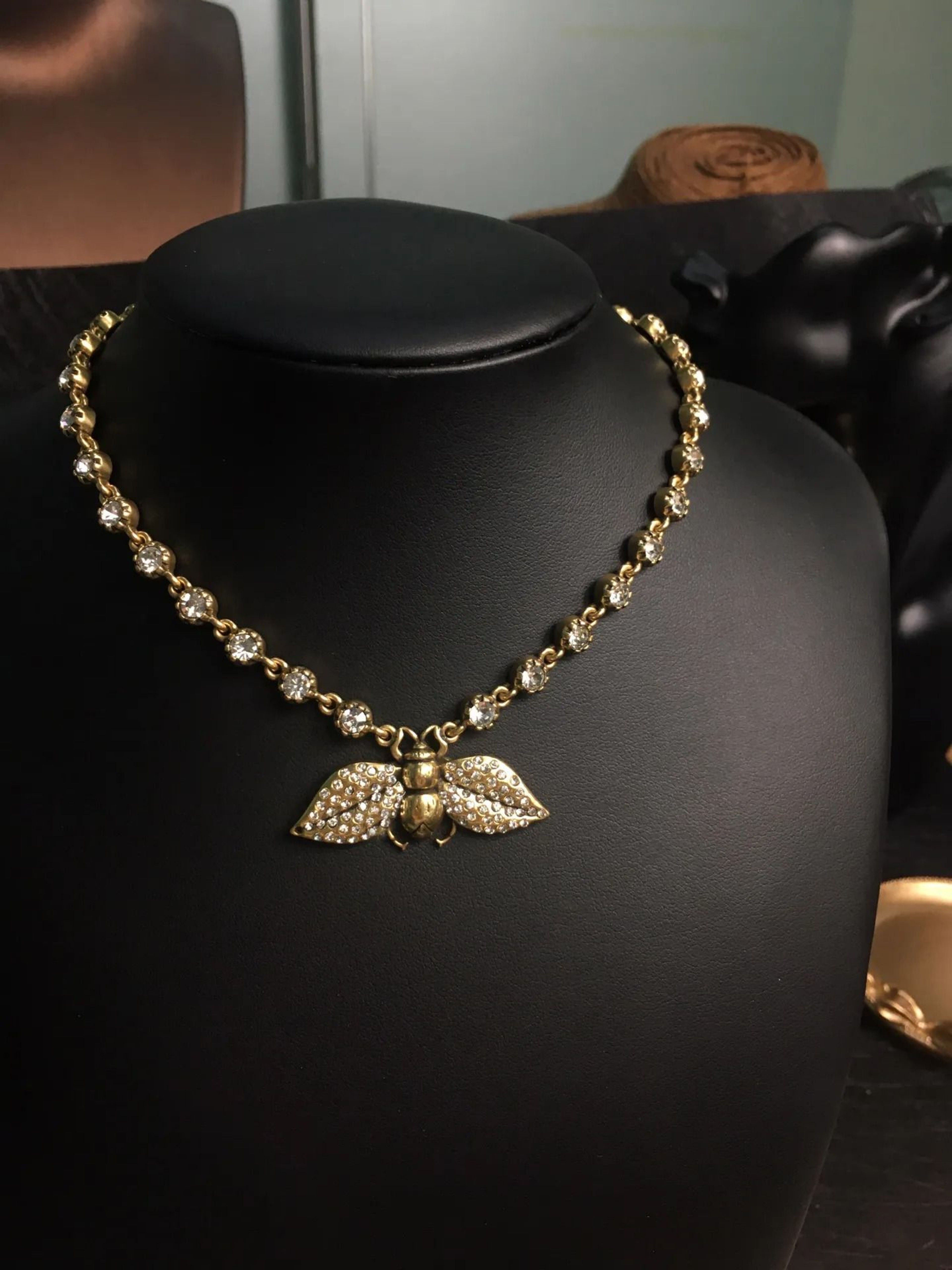 Vintage Crystal Bee Pendant Necklace Sparkling Statement Jewelry For Women 0