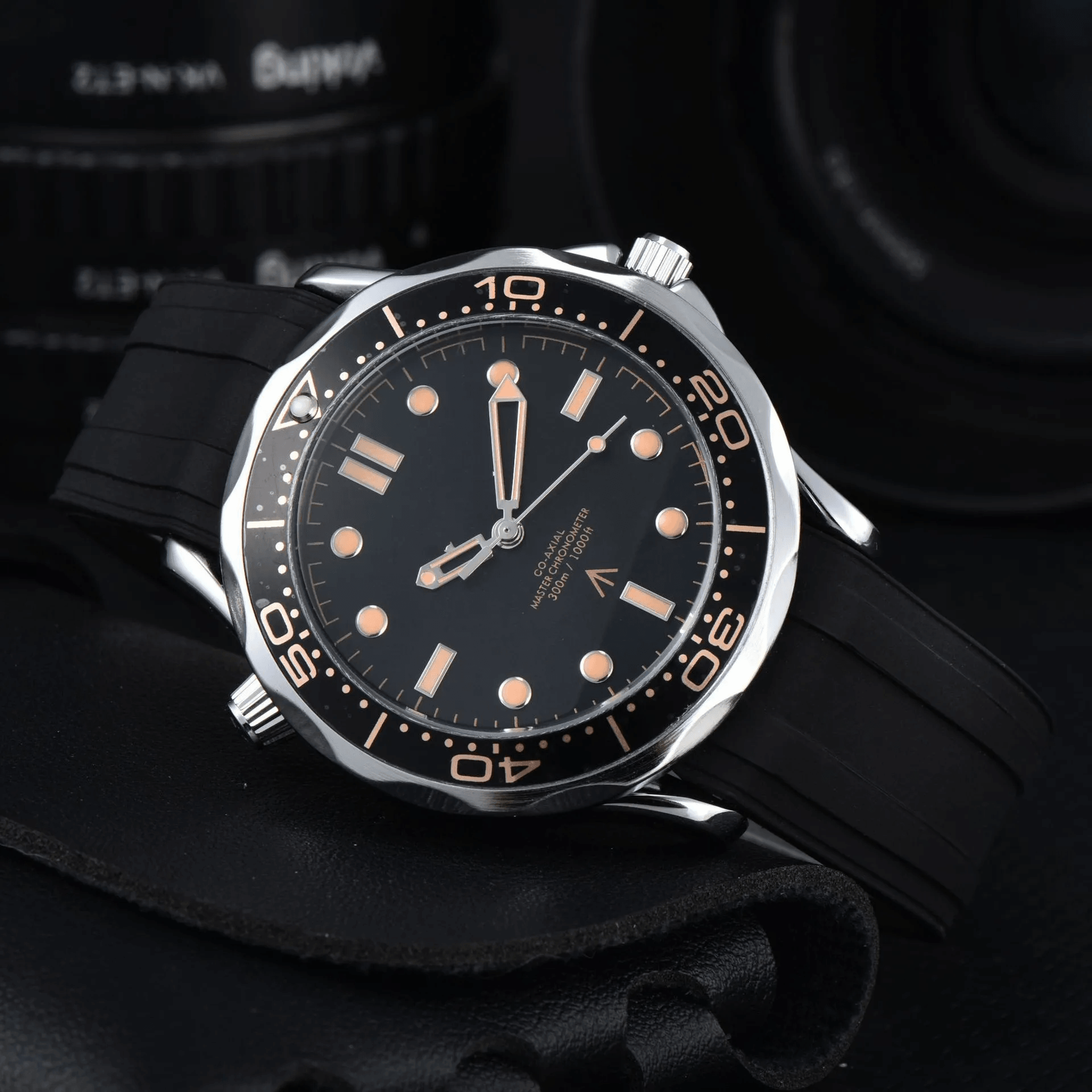 Men Rubber Strap Chronograph Date Watch 2