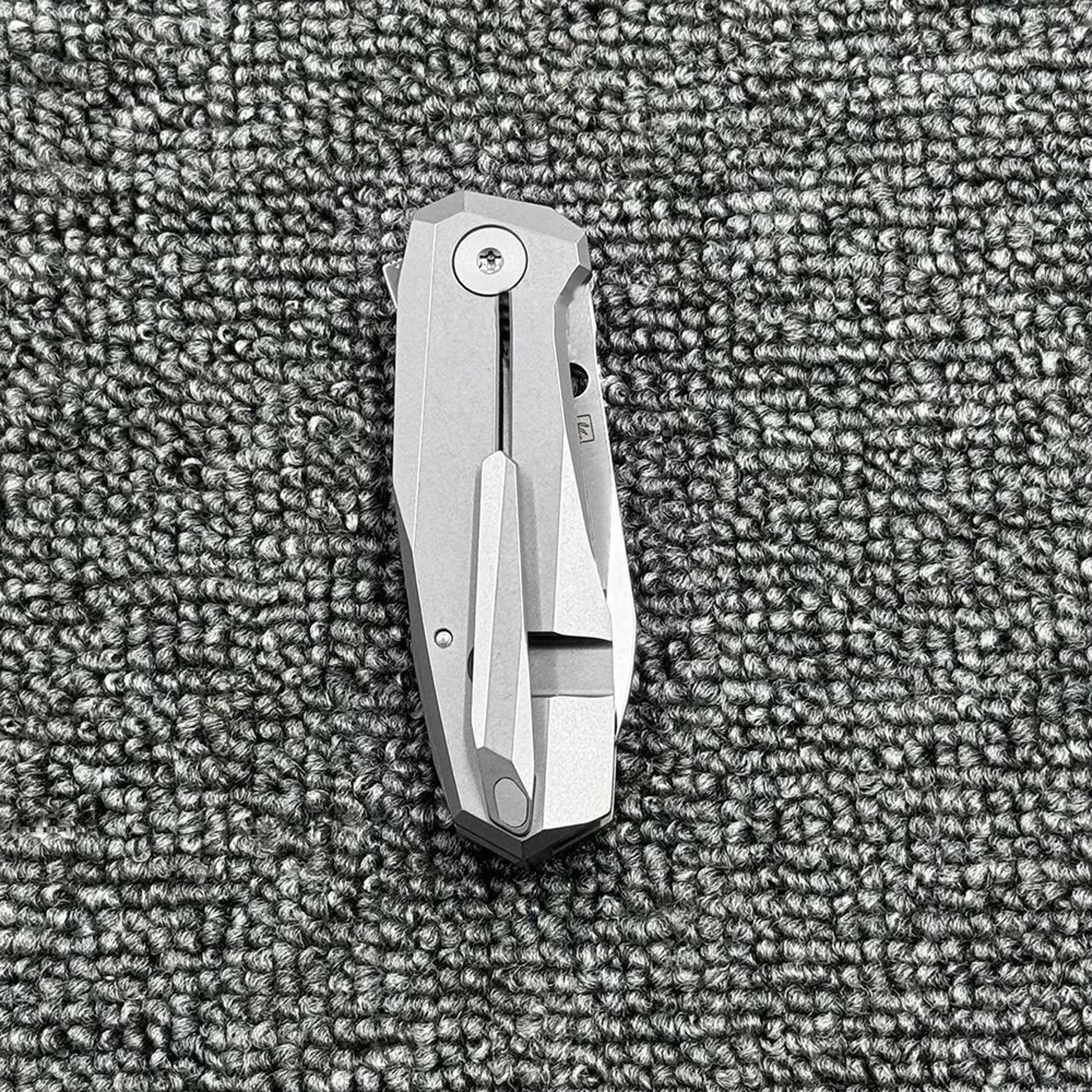 Titanium Alloy Handle Folding Tactical Knife With Stainless Steel Blade And Ceramic Bearing 1