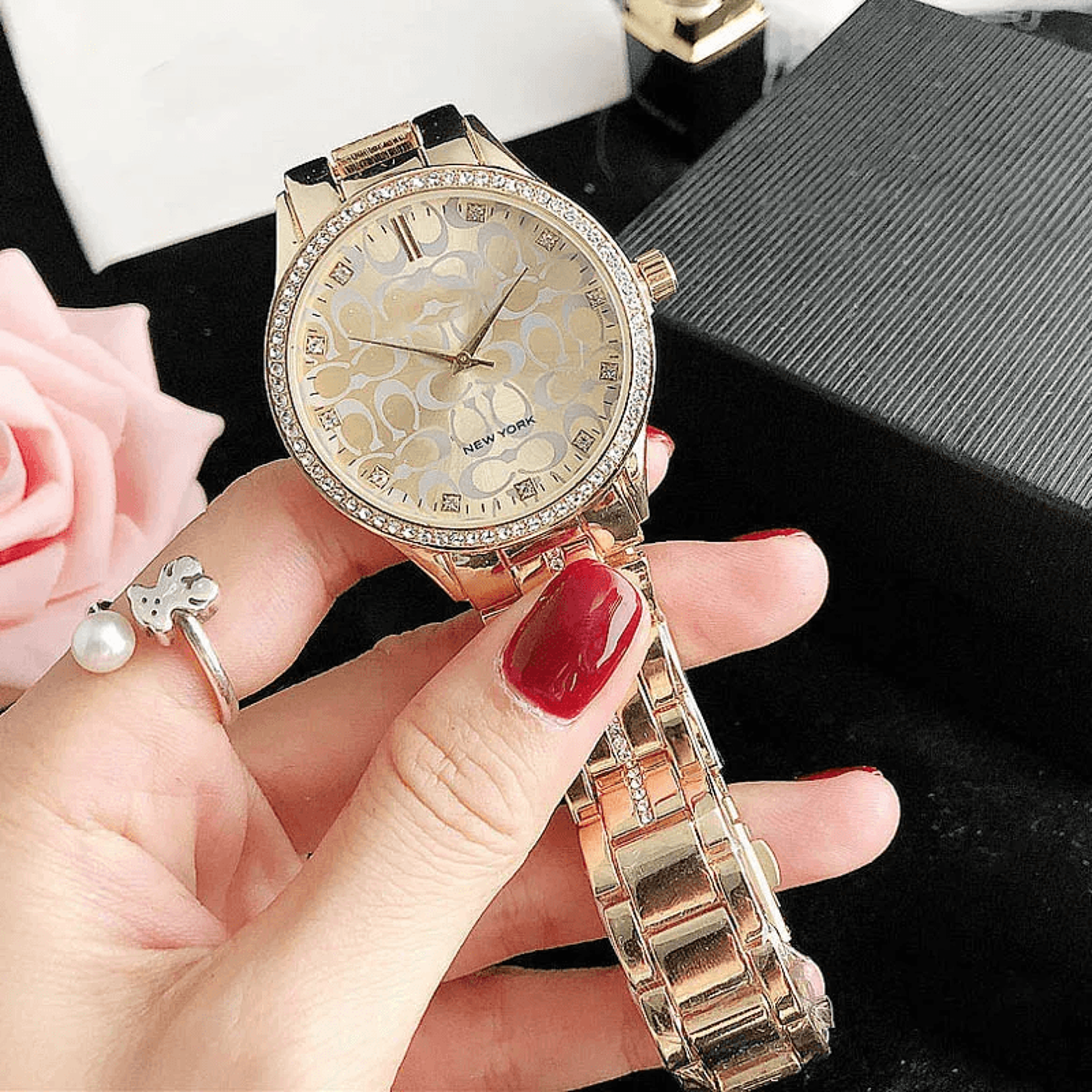 Women Quartz Wrist Watch 38mm Stainless Steel Band Crystal Numeral Dial 0