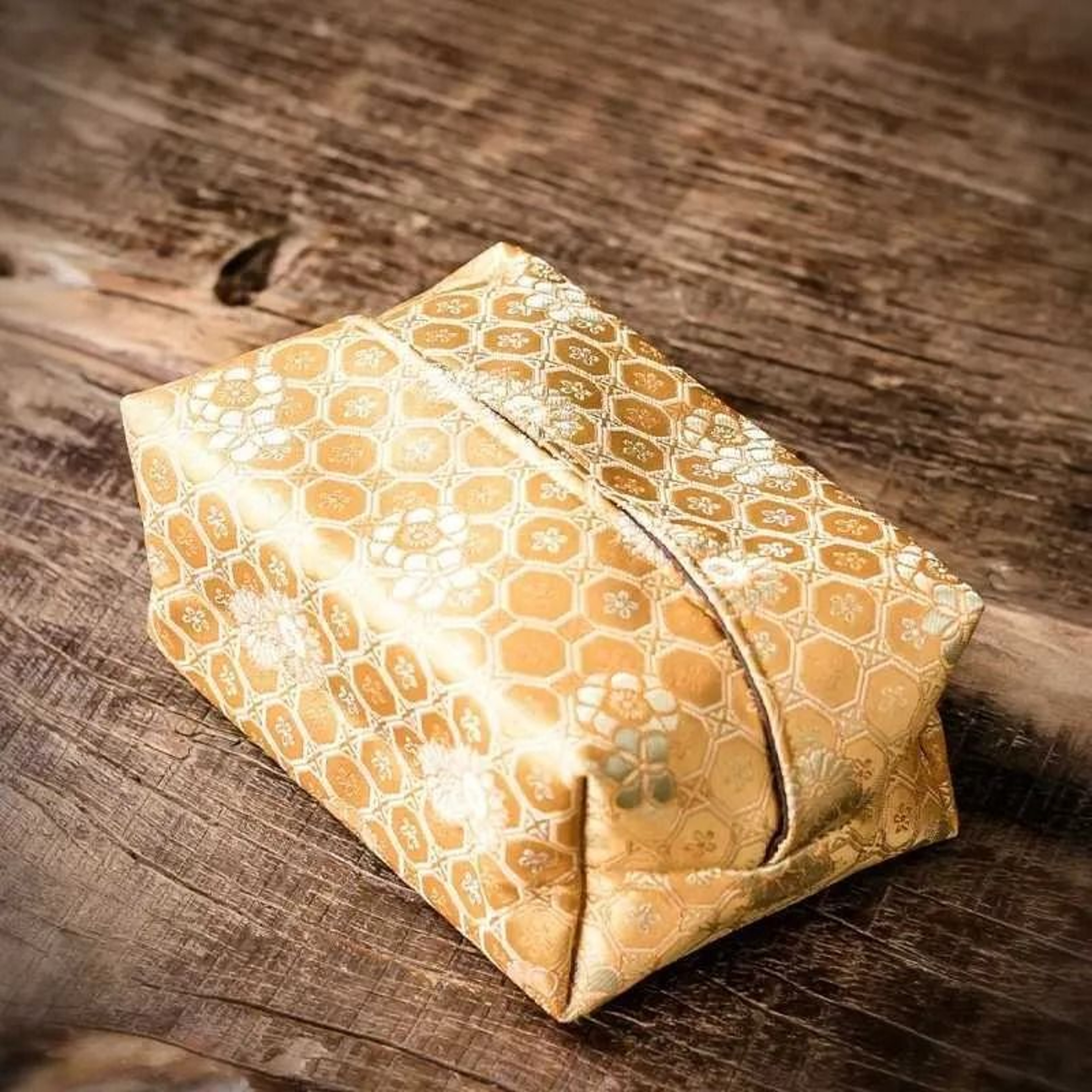 Embroidered Fabric Tissue Box Cover Rectangle Tissue Holder 0
