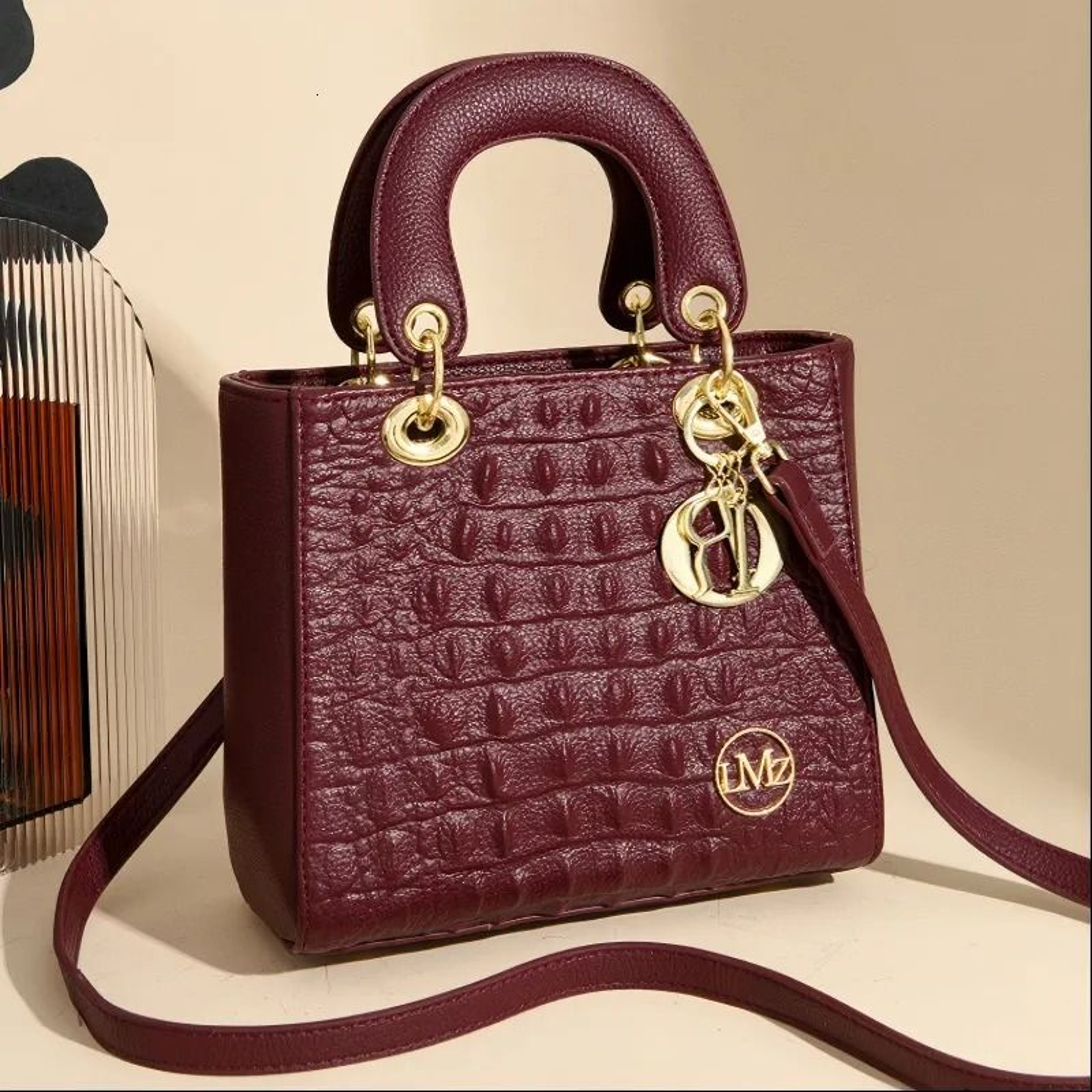 Crocodile Pattern Flap Crossbody Bag With Retro Structured Design 2