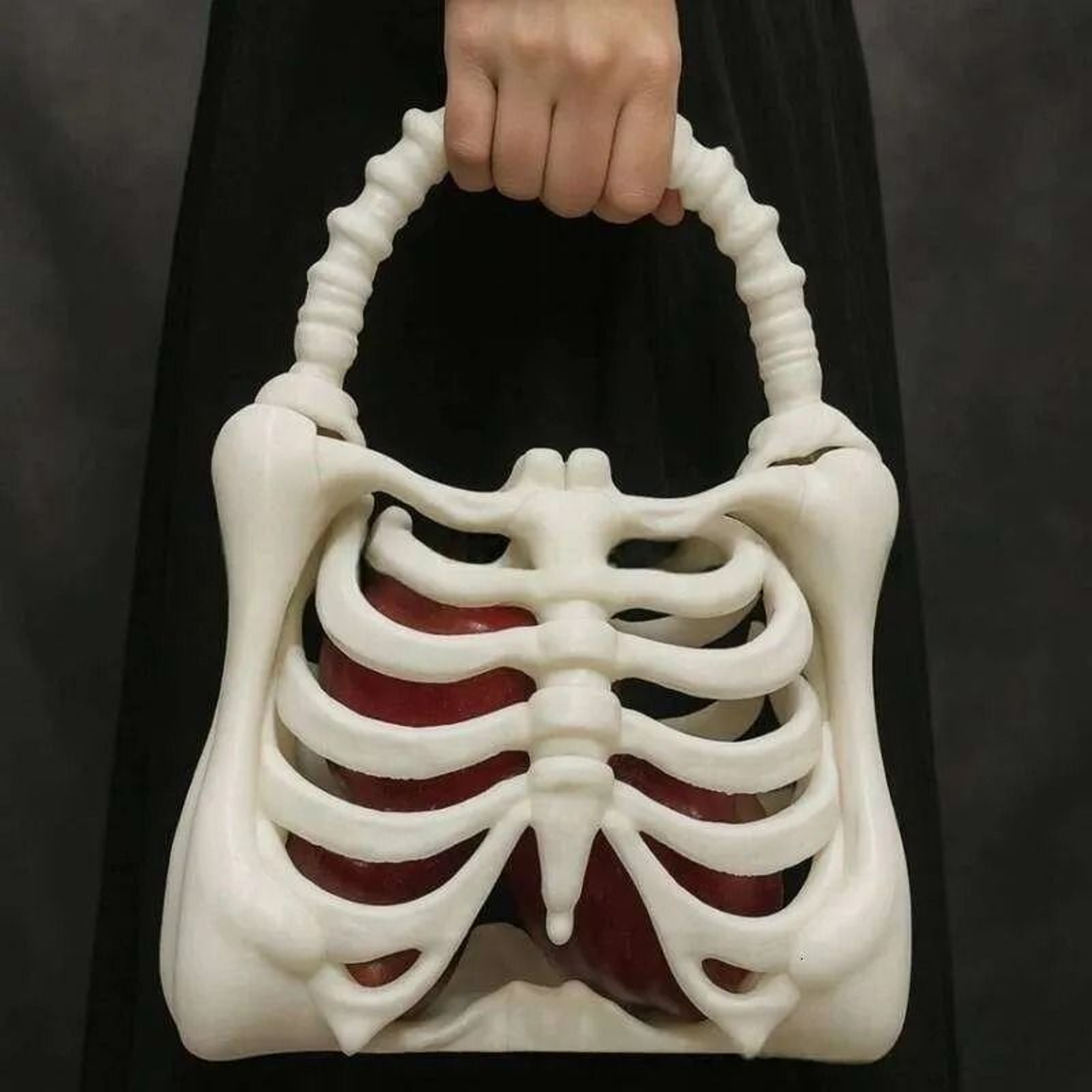 Skull Handbag With Adjustable Strap And Zip Closure 4