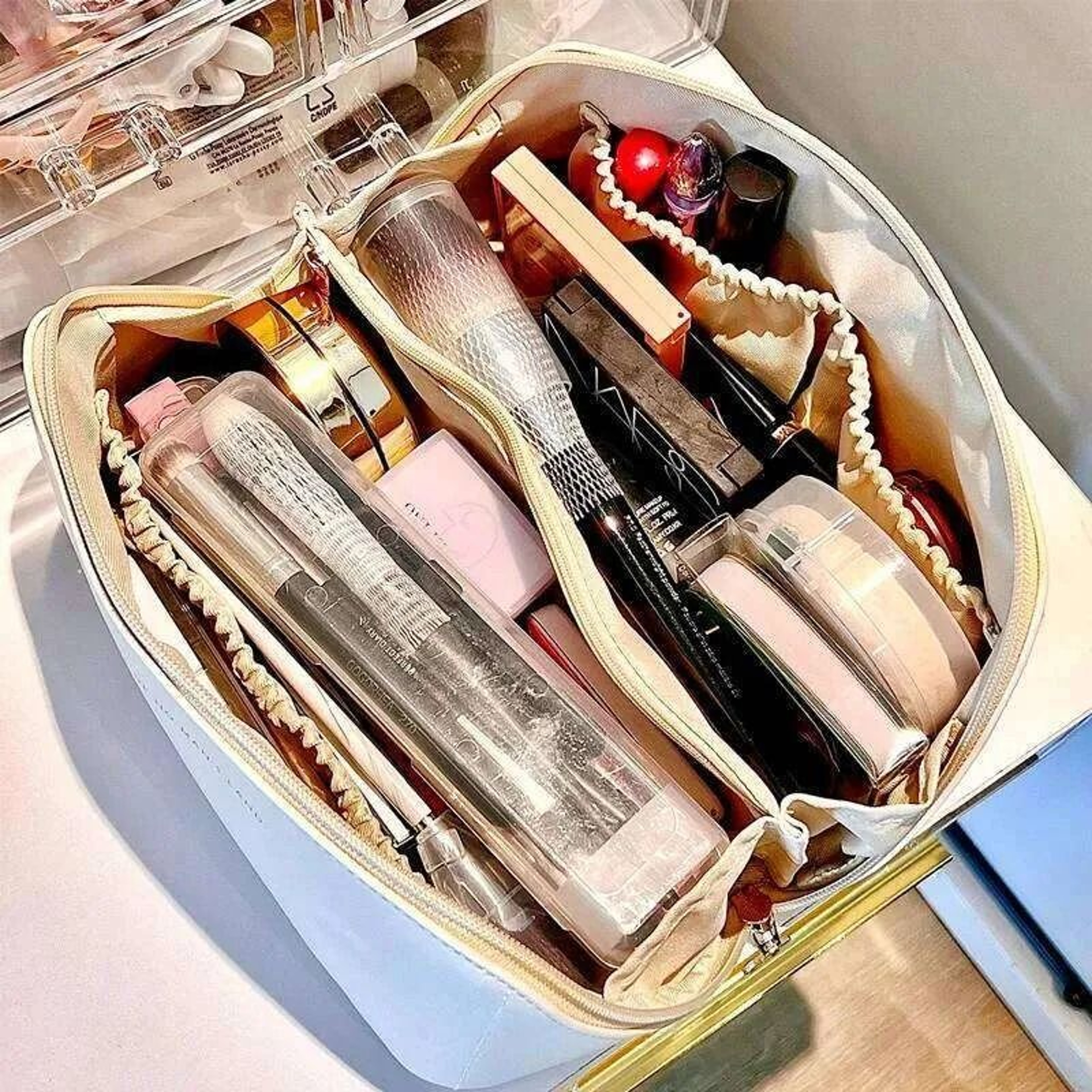 Large Capacity Waterproof Leather Makeup Bag For Travel And Toiletry Storage 6