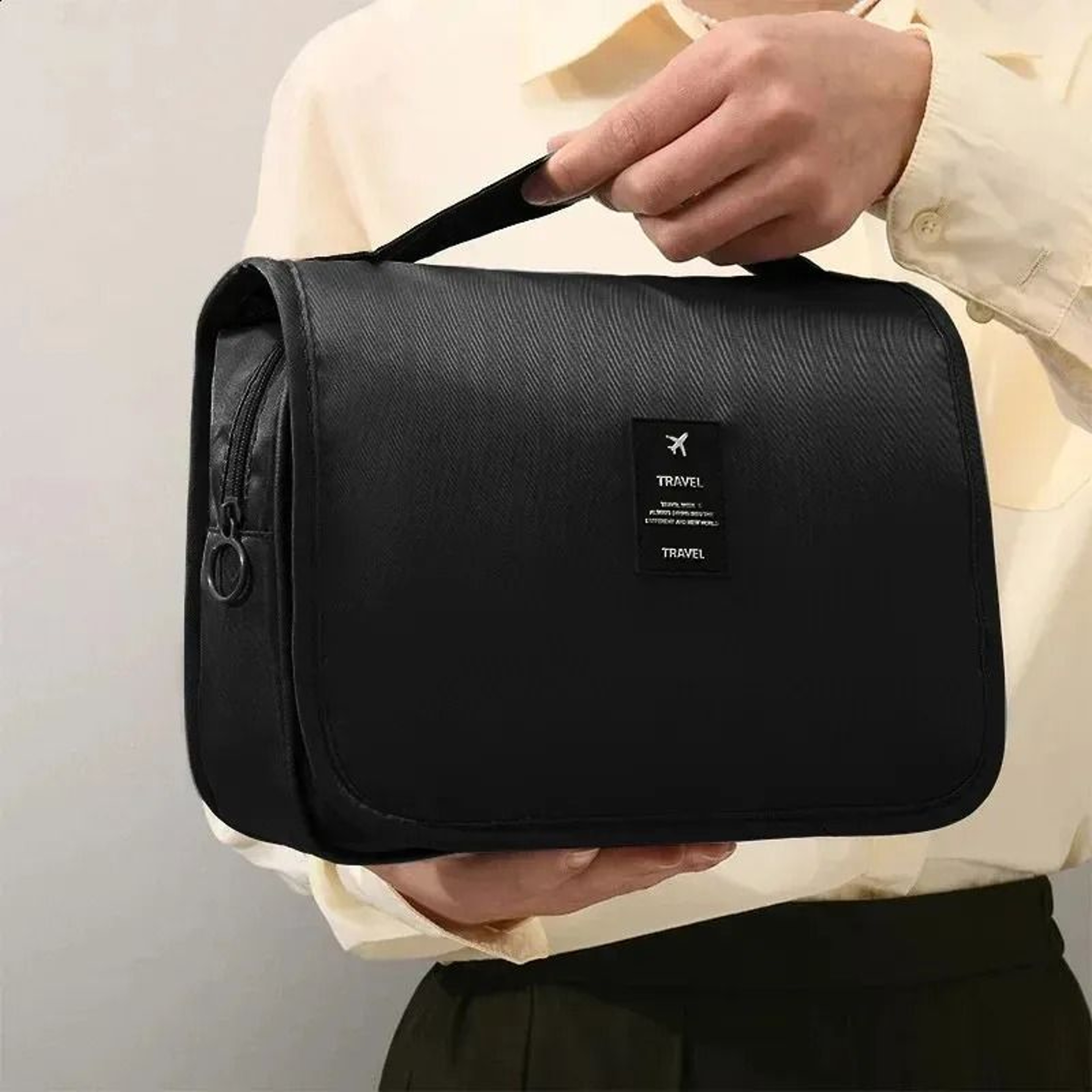 Large Capacity Hanging Toiletry Bag With Waterproof Shell And Travel Organizer Pockets 1