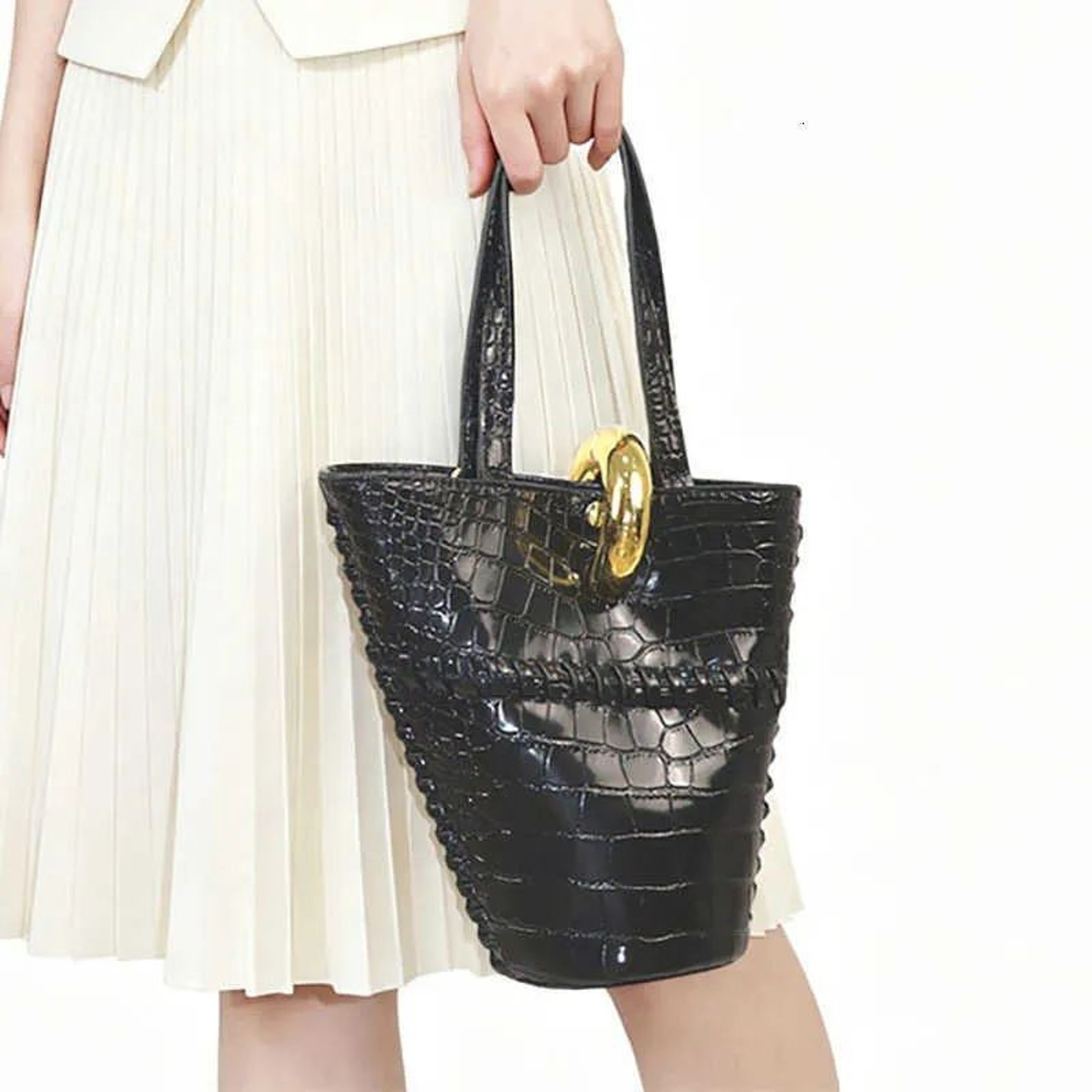 Womens Crocodile Pattern Bucket Bag With Metal Buckle And Adjustable Crossbody Strap 3
