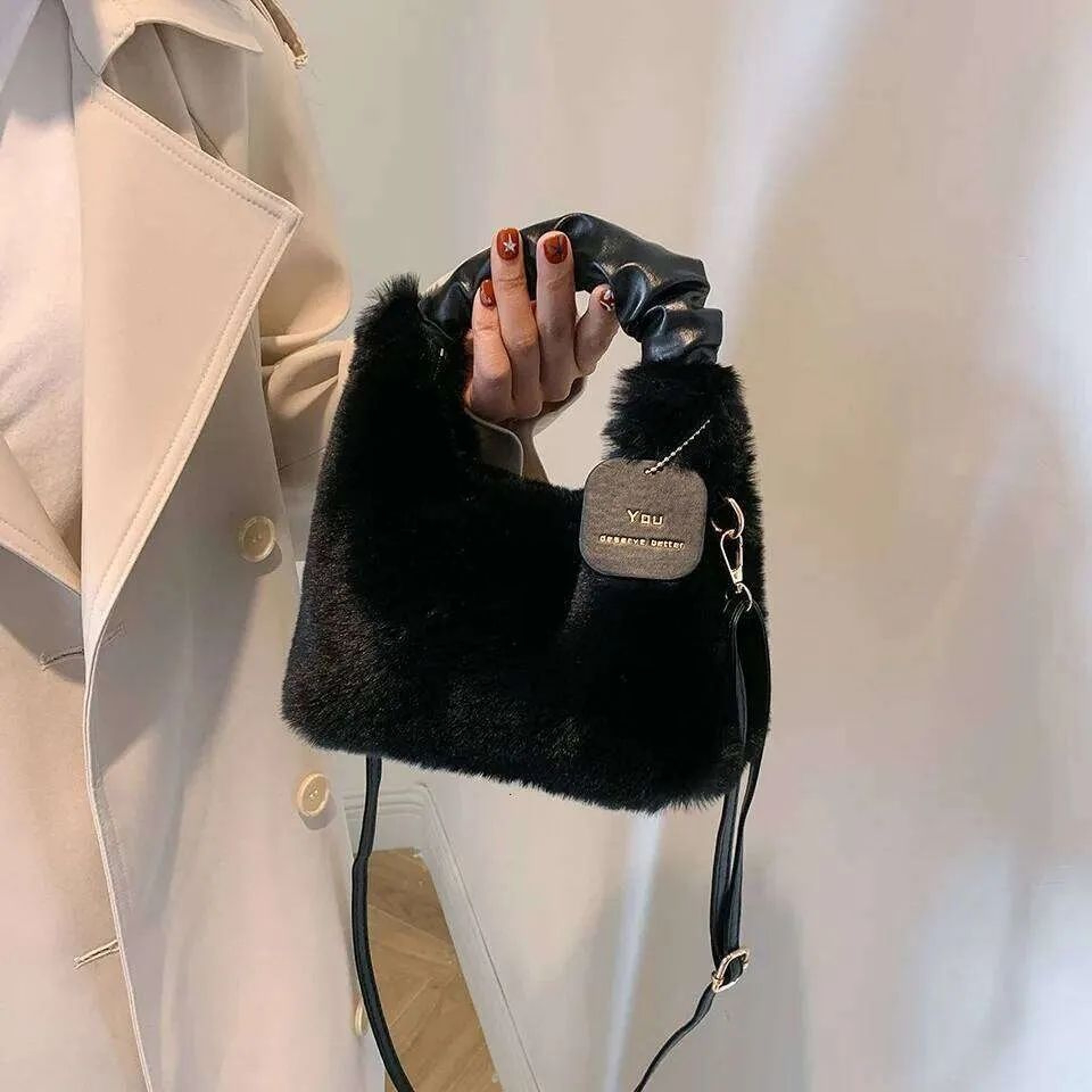 Women Plush Furry Crossbody Handbag For Fall And Winter 1