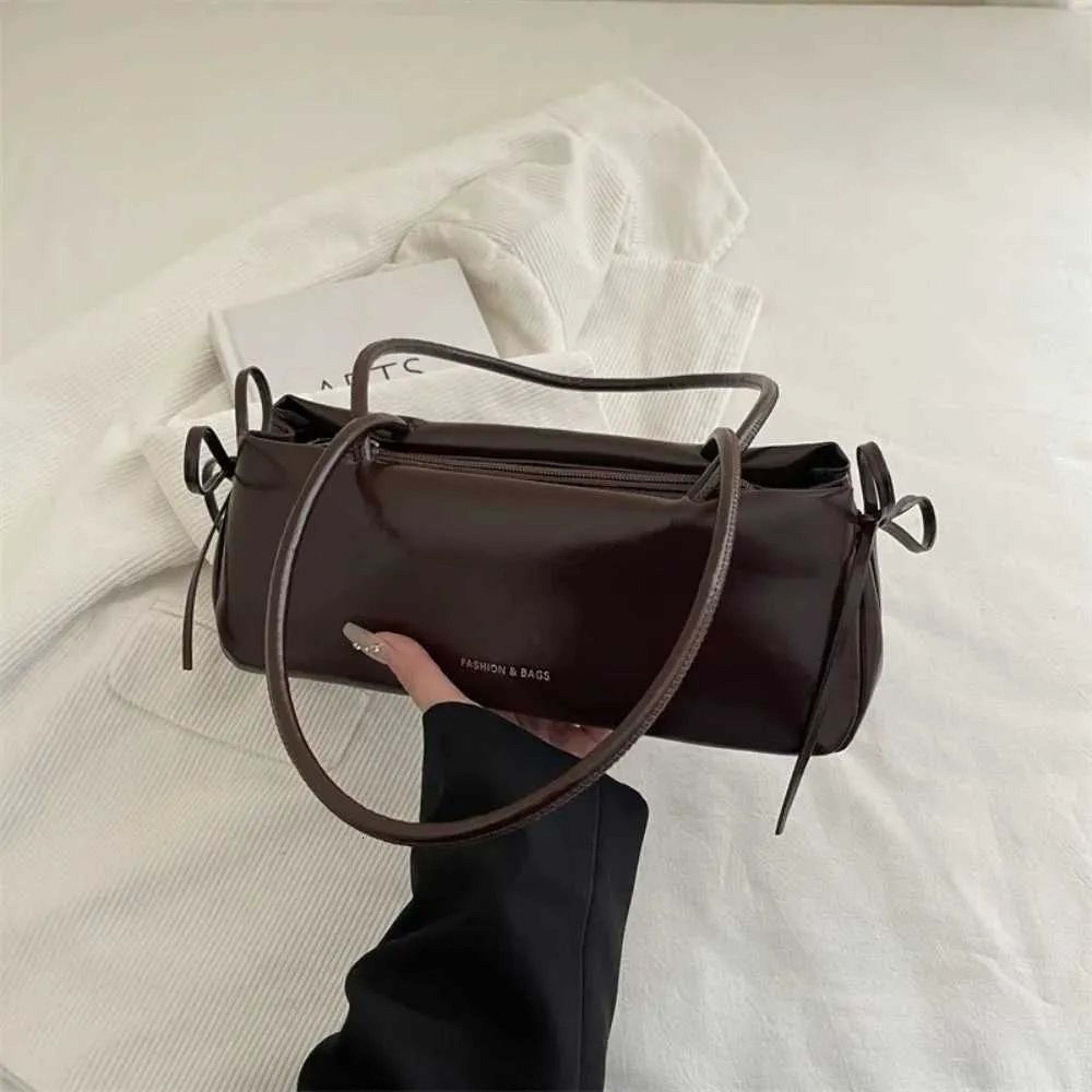Womens Solid Color Polyester Shoulder Bag With Knot Detail 2
