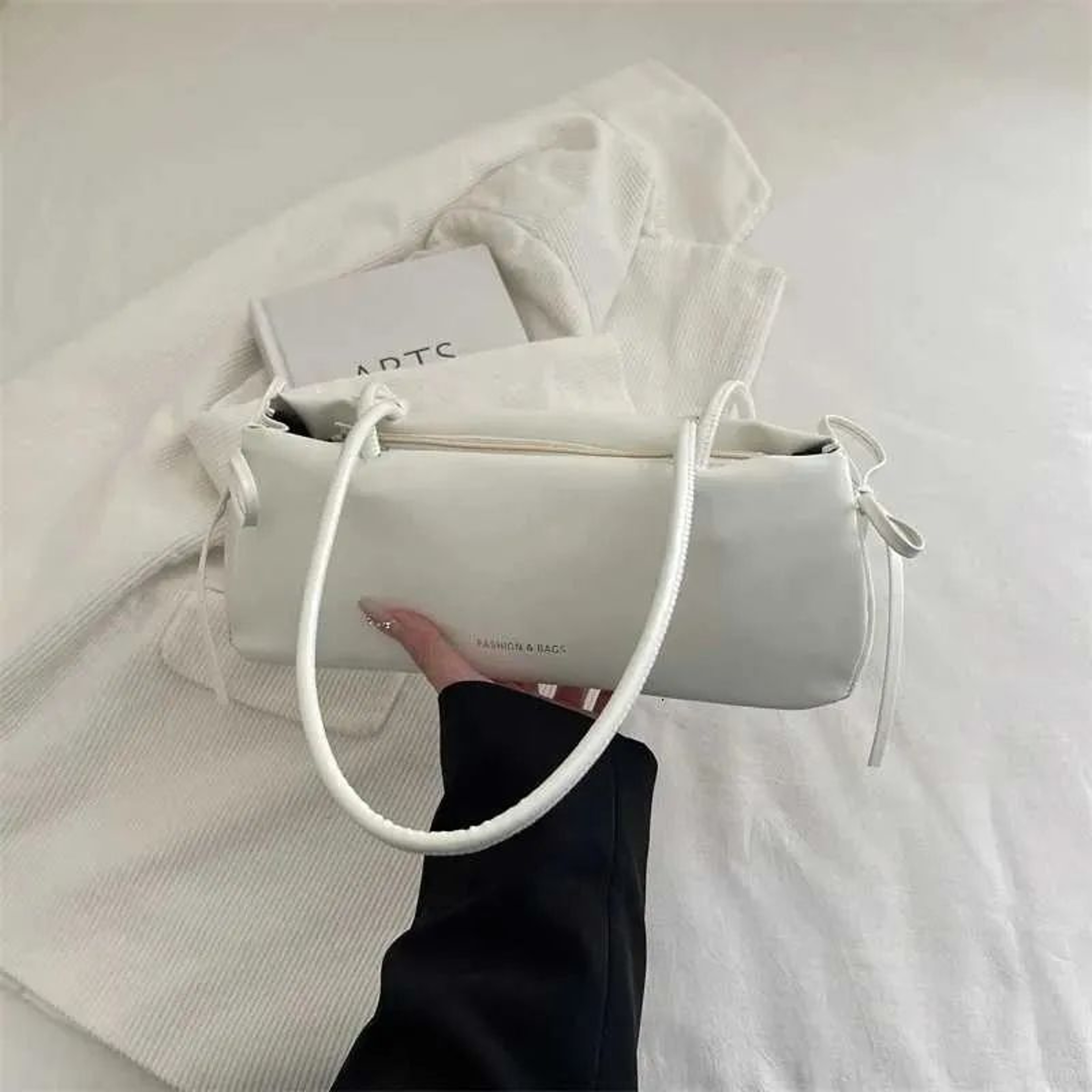 Vintage Womens PU Leather Shoulder Bag With Zipper Closure 1