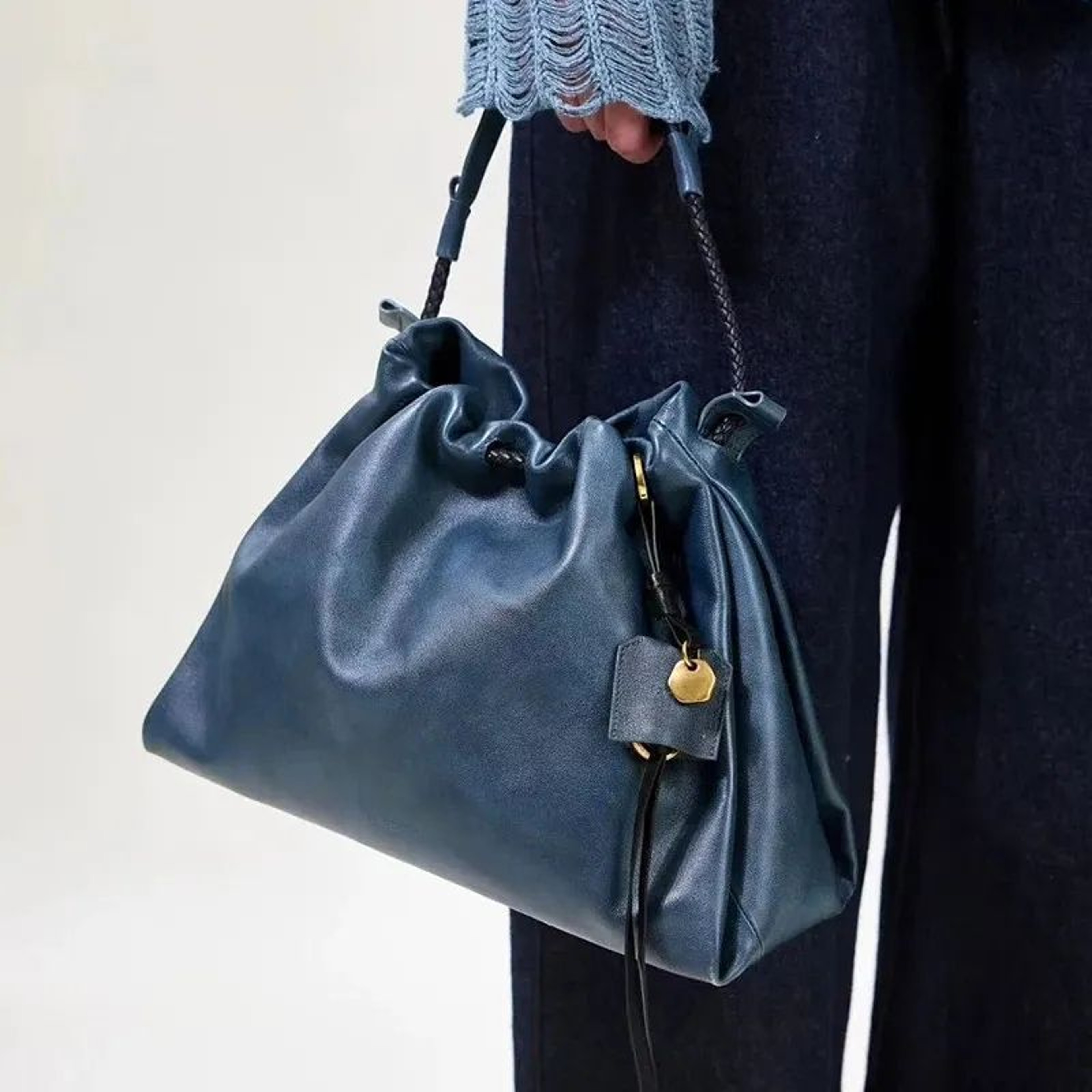 Women Drawstring Cloud Tote Bag Large Capacity Adjustable Crossbody Dumpling Bag 3