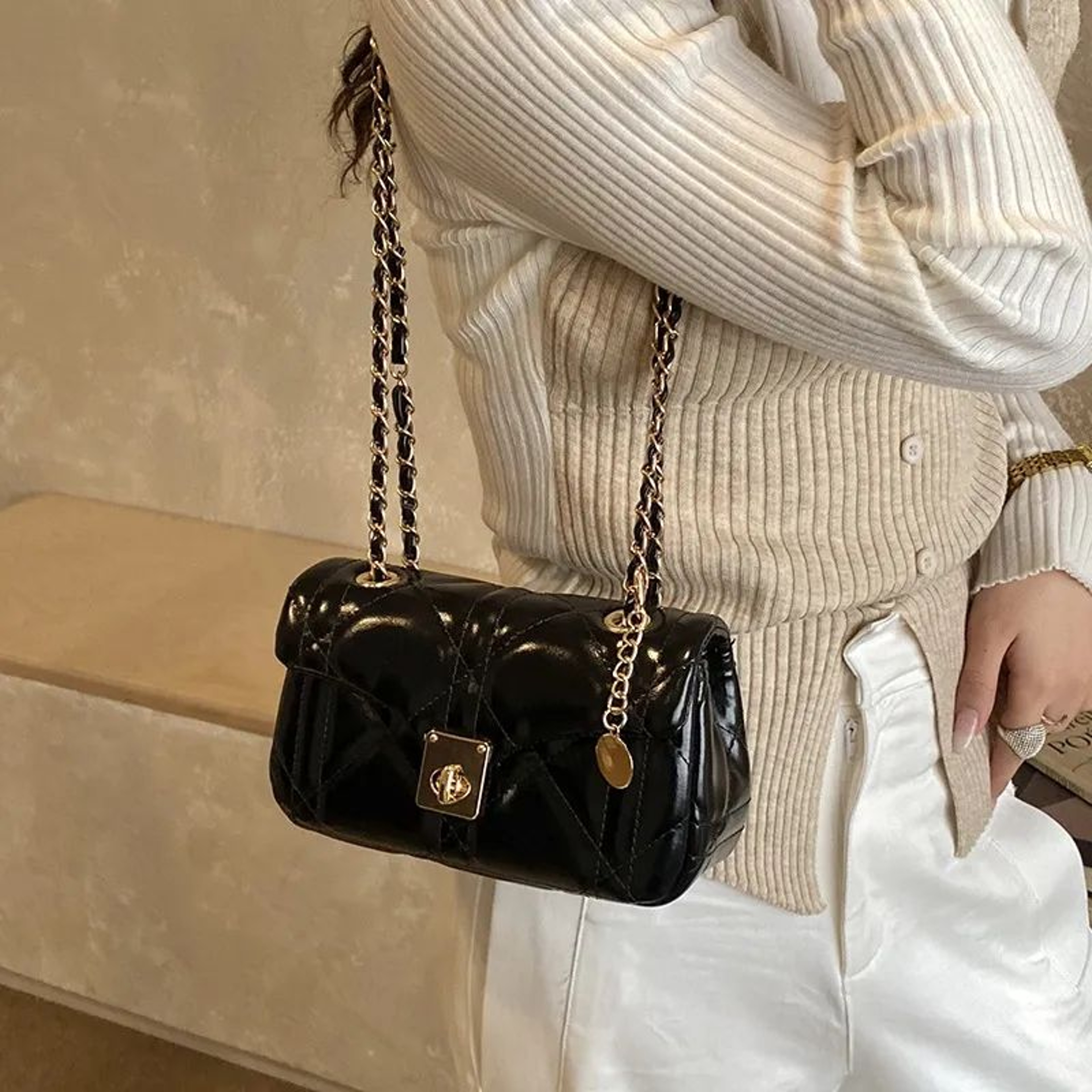 Women Oil Wax Leather Crossbody Bag With Diamond Embroidery And Chain Strap 2