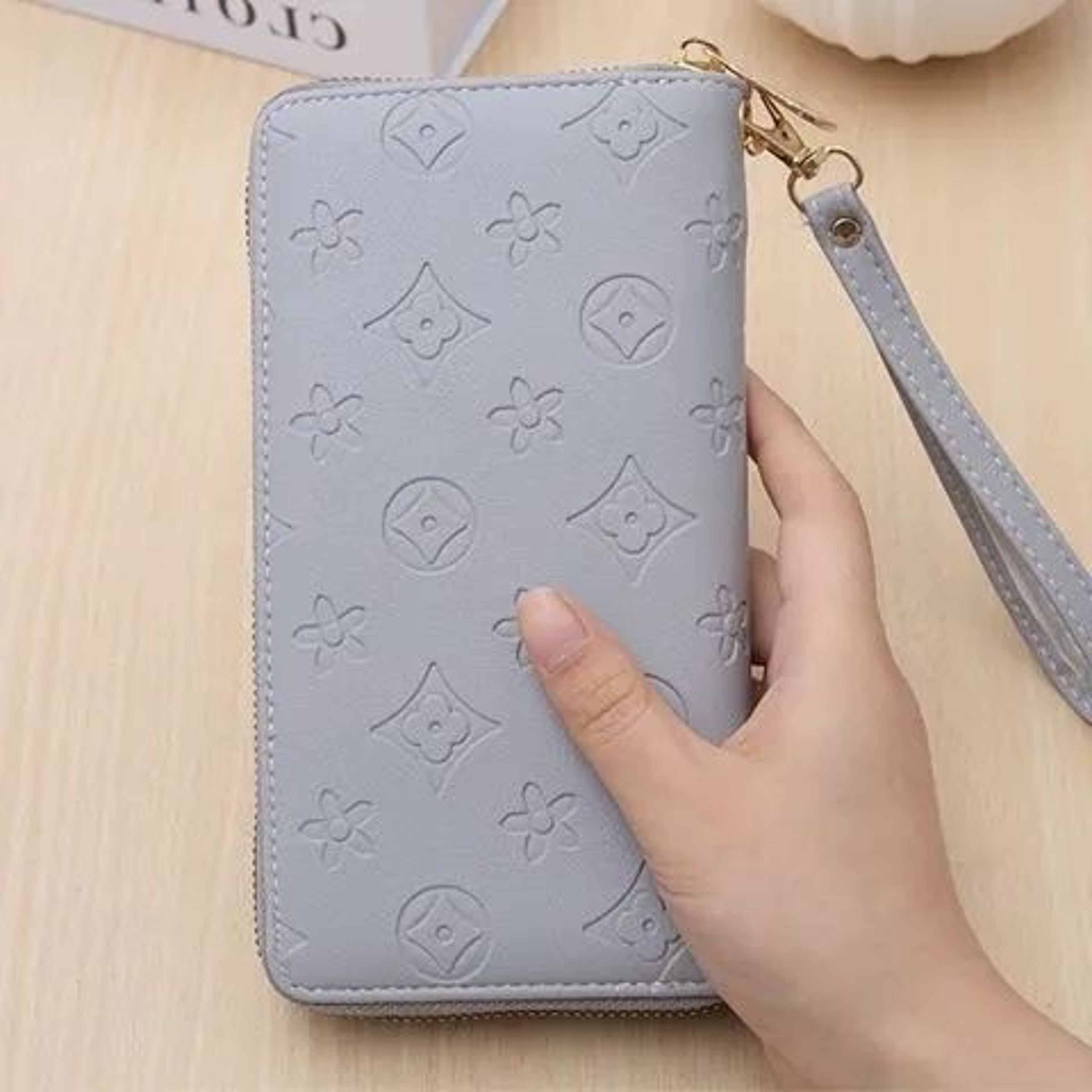 Unisex Large Capacity Ziparound Wallet With 36Card Holder And Wristlet 4