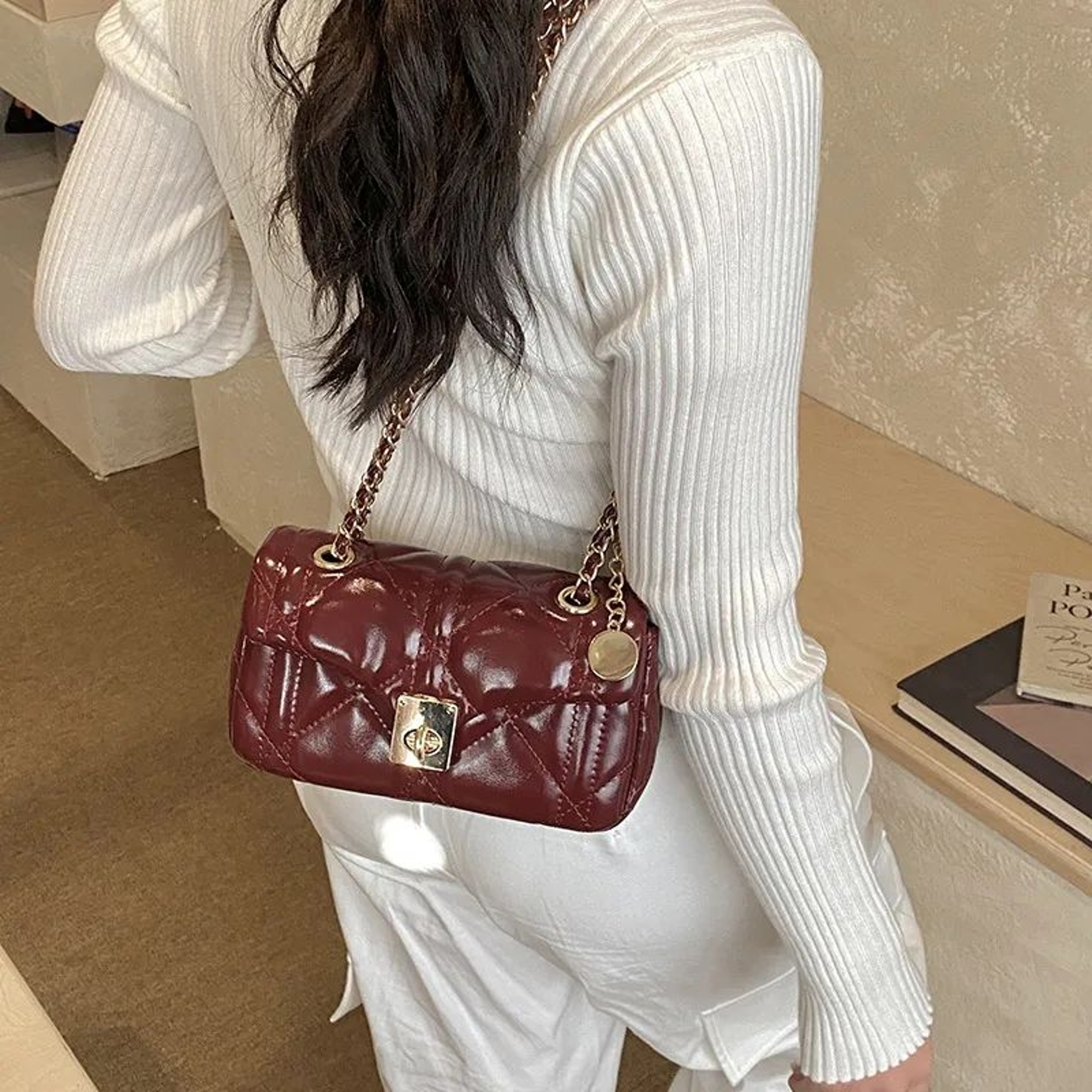 Womens Oil Wax Leather Crossbody Bag With Diamond Grid Embroidery And Chain Strap 4