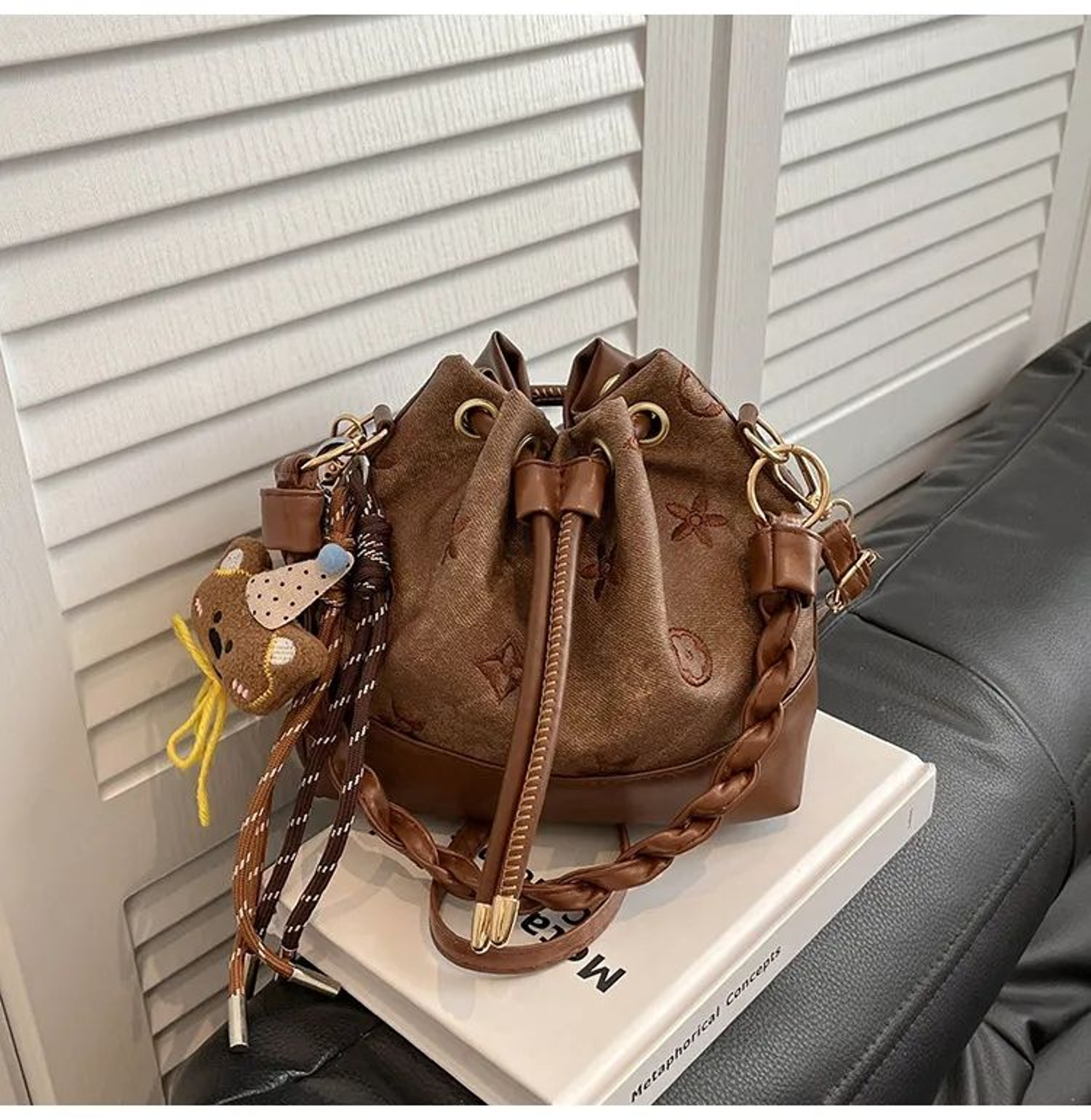 Women Western Style Bucket Shoulder Bag With Large Capacity 3