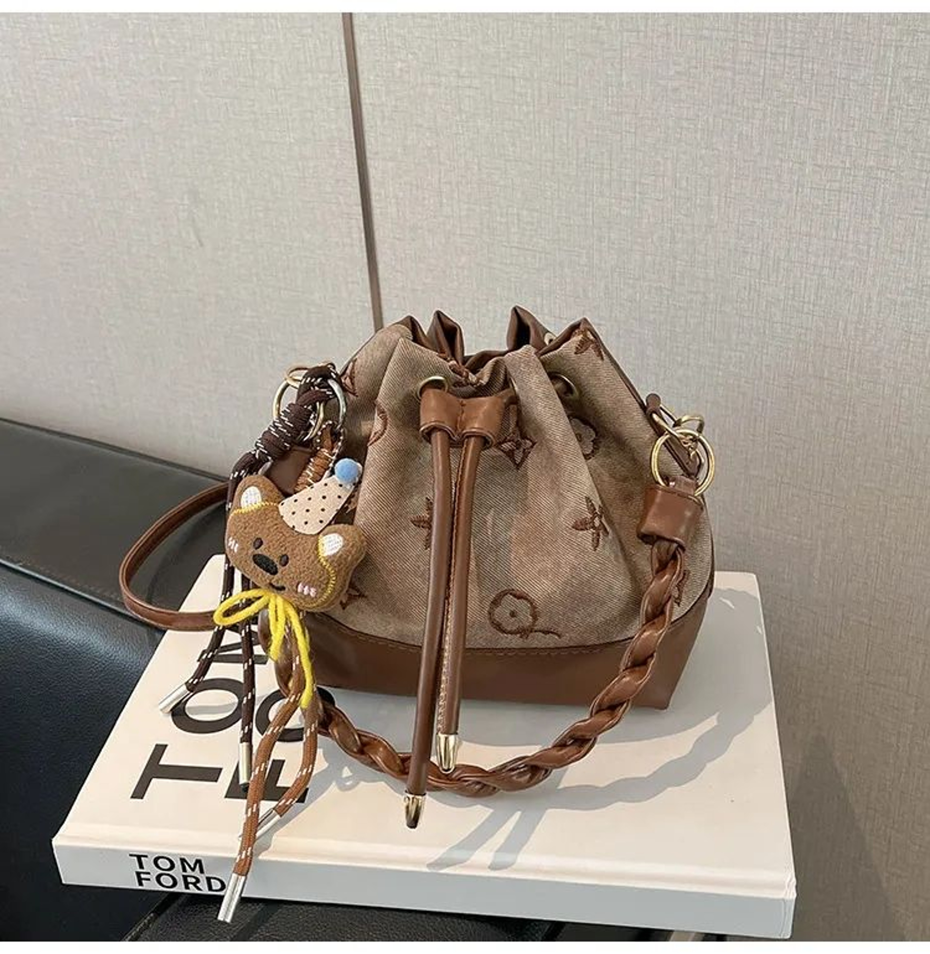 Women Western Style Bucket Shoulder Bag With Large Capacity 2