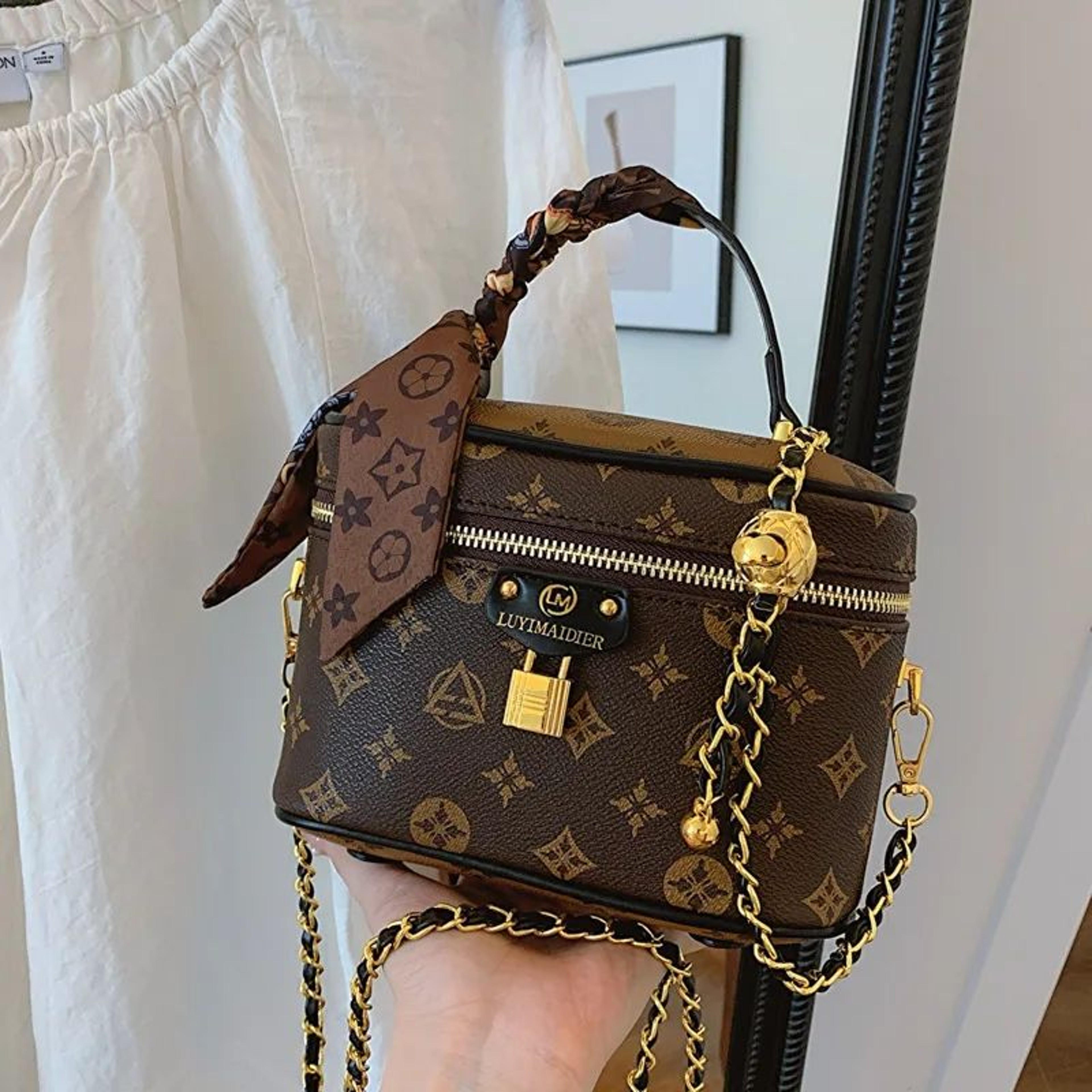 Women Retro Print Small Square Crossbody Bag With Adjustable Strap 0