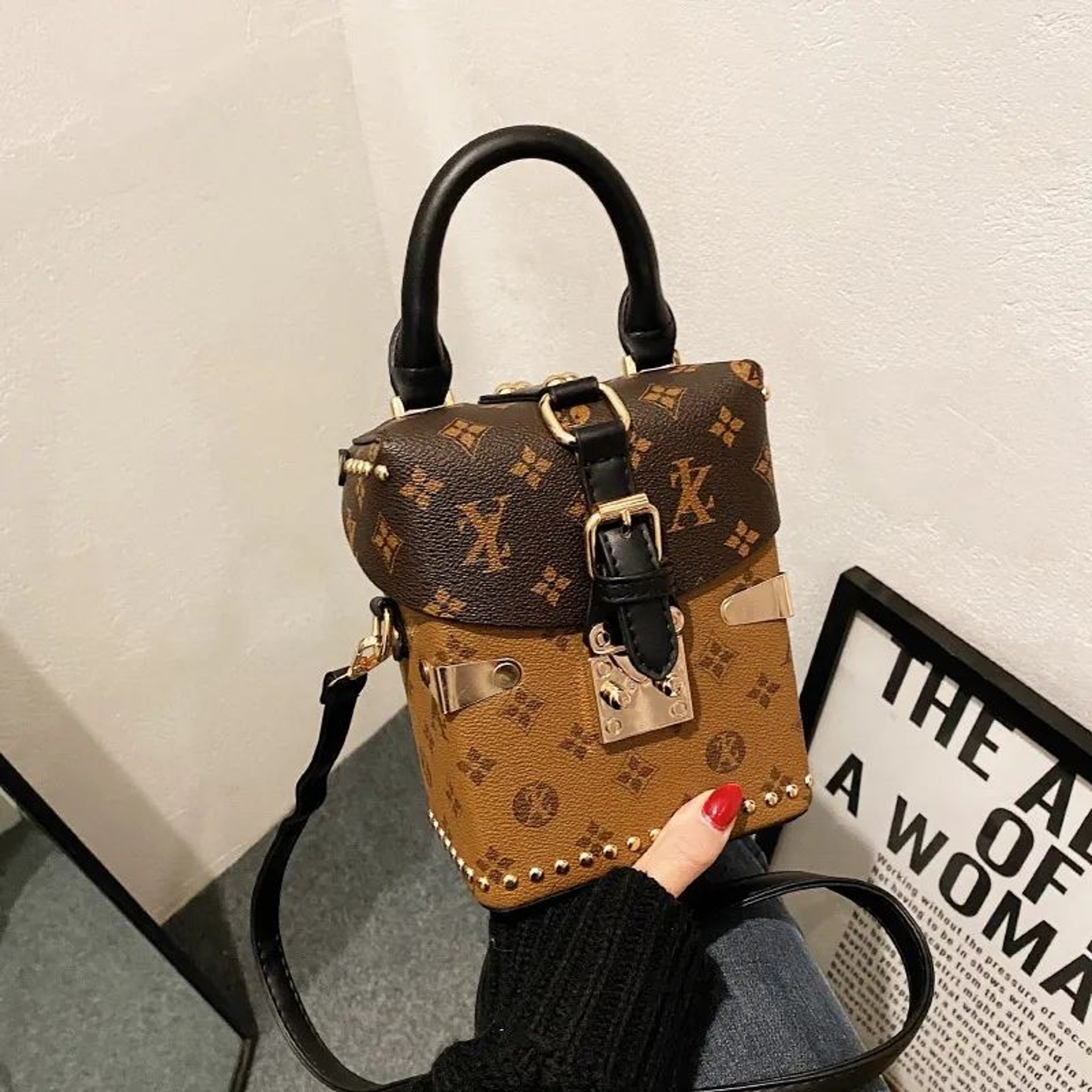 Womens Small Hard Shell Crossbody Bag With Printed Square Box Design 0