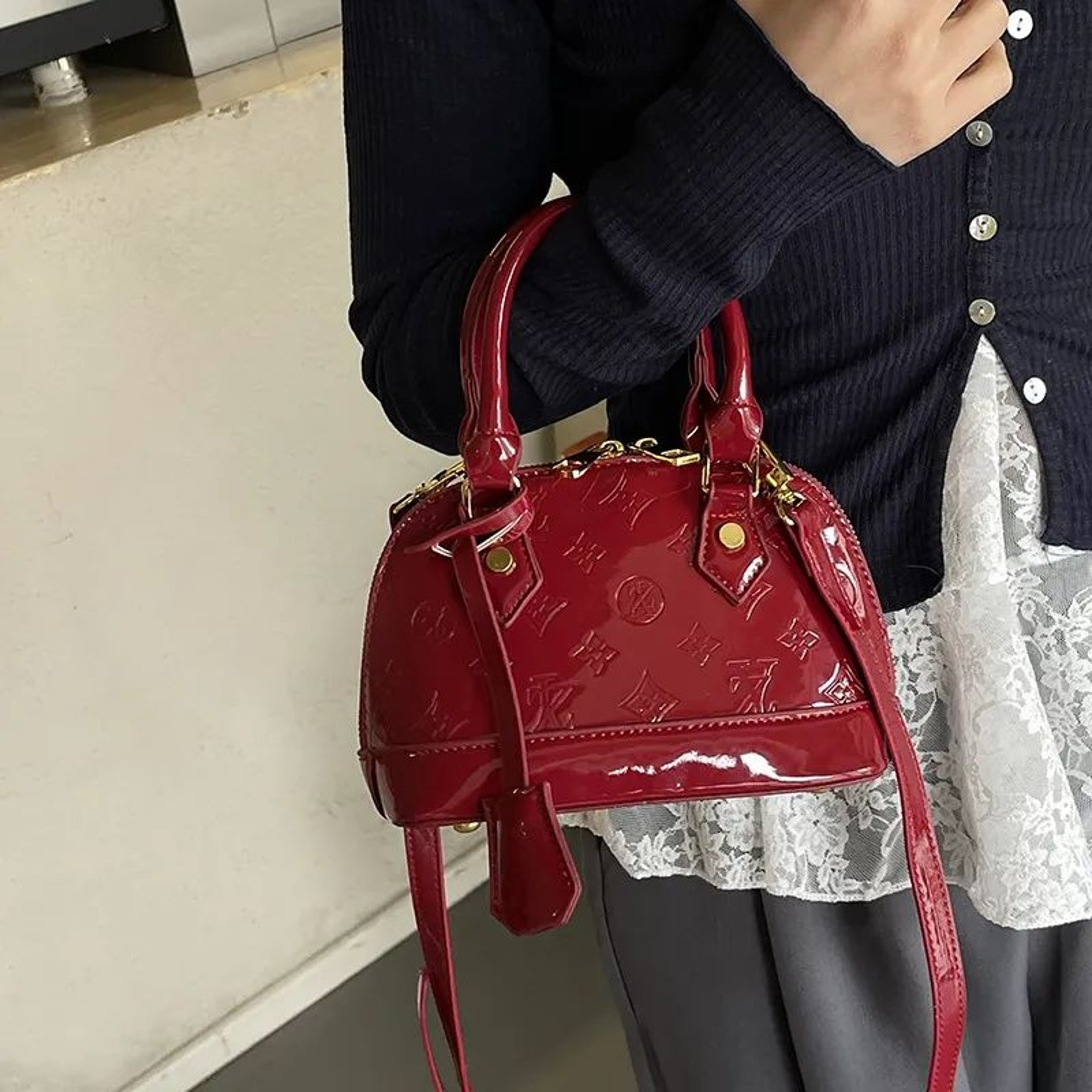 Womens Glossy Shell Shoulder Crossbody Bag With Adjustable Strap 3