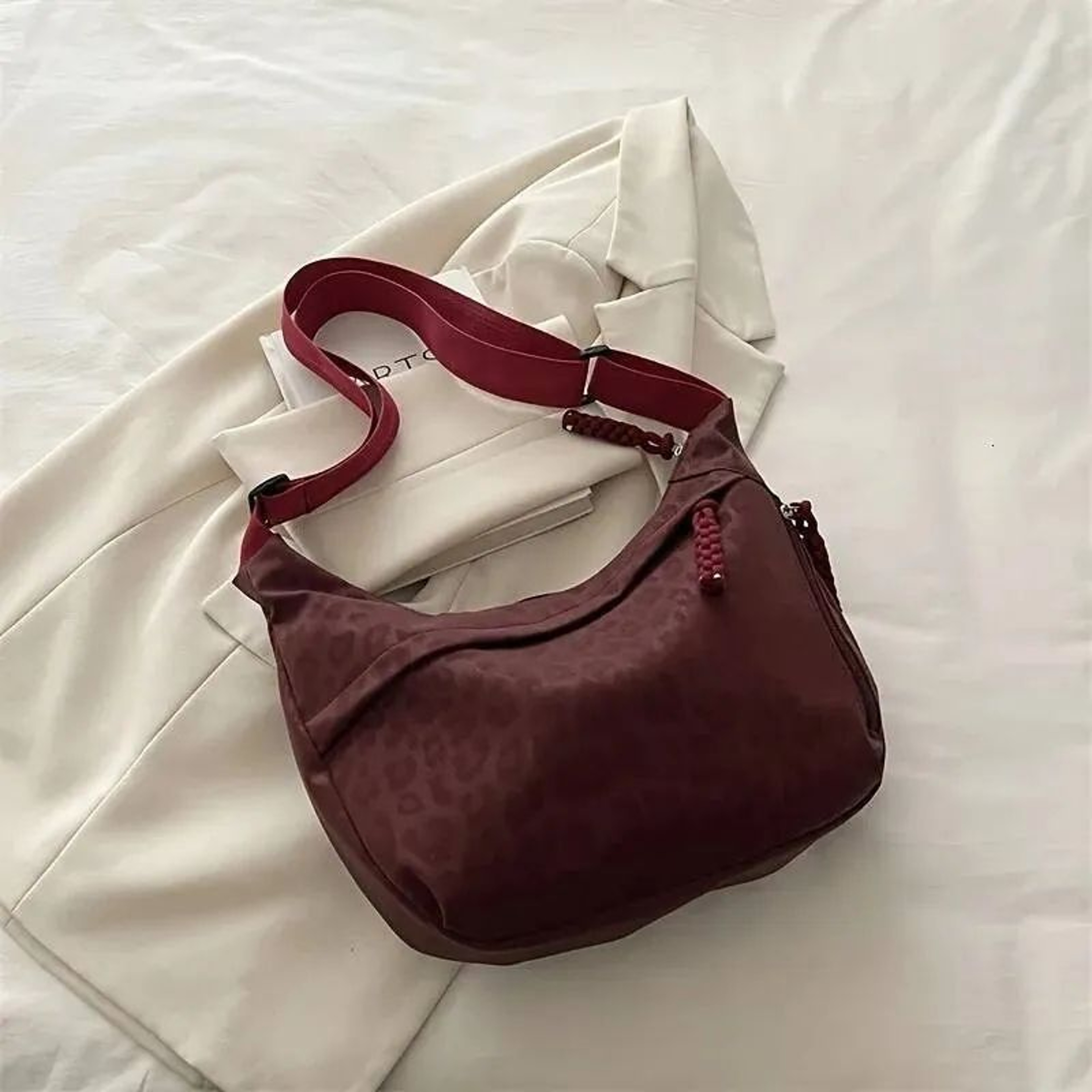 Crossbody Bag For Women With Adjustable Strap And Zipper Pocket 0