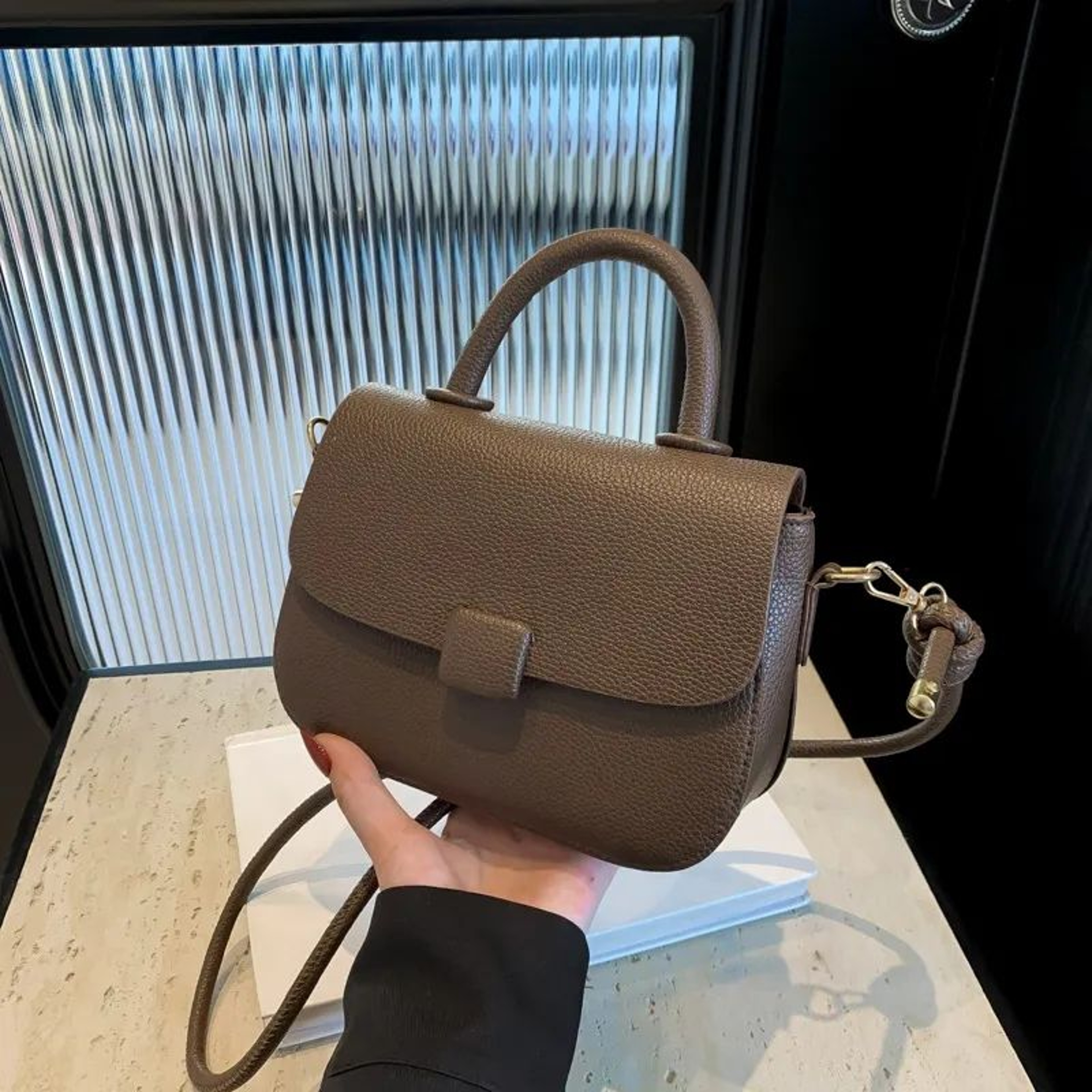 Fashionable Small Saddle Shoulder Bag With Handheld Design 3