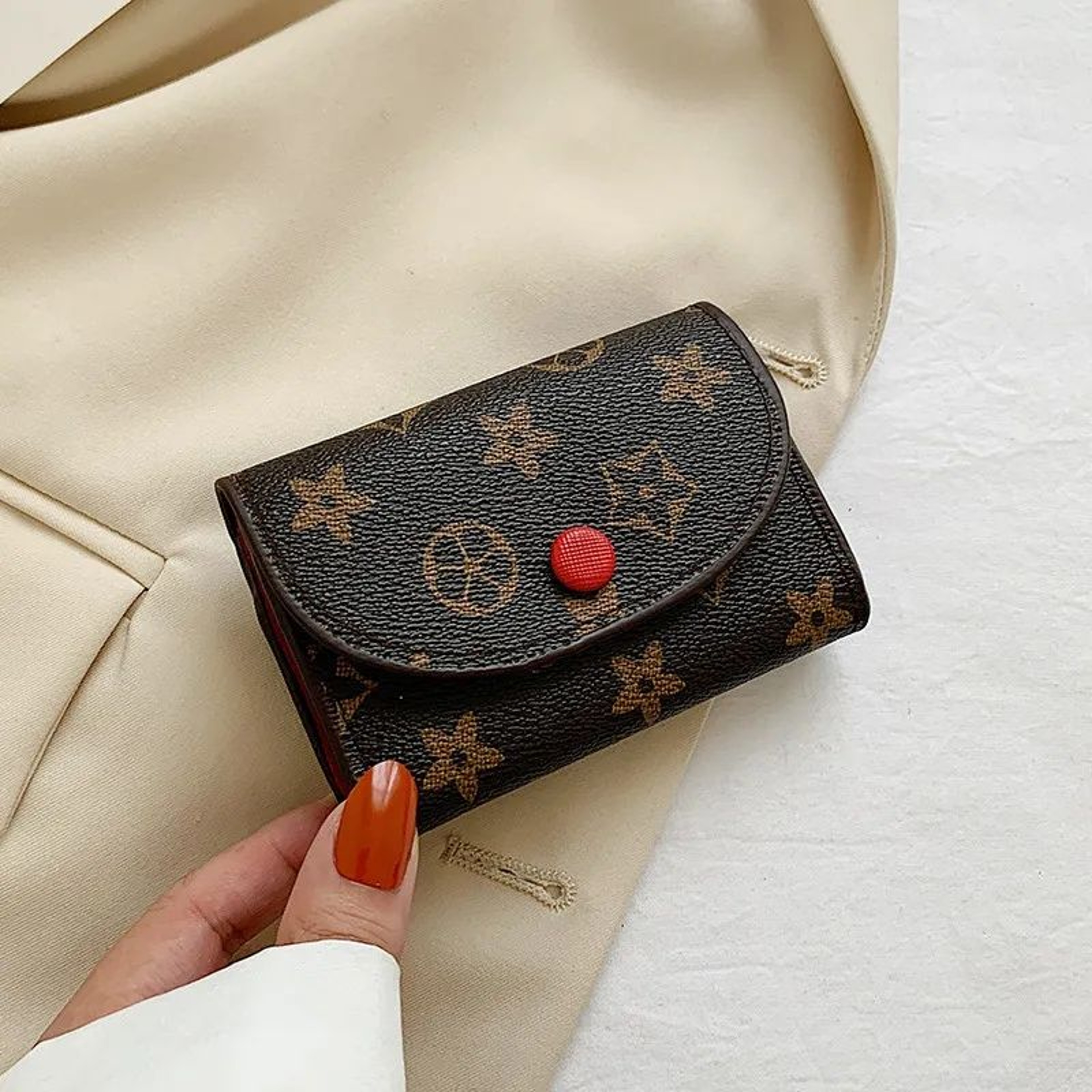 Womens Compact Retro Card Holder Wallet With ID Slots And Coin Purse 0