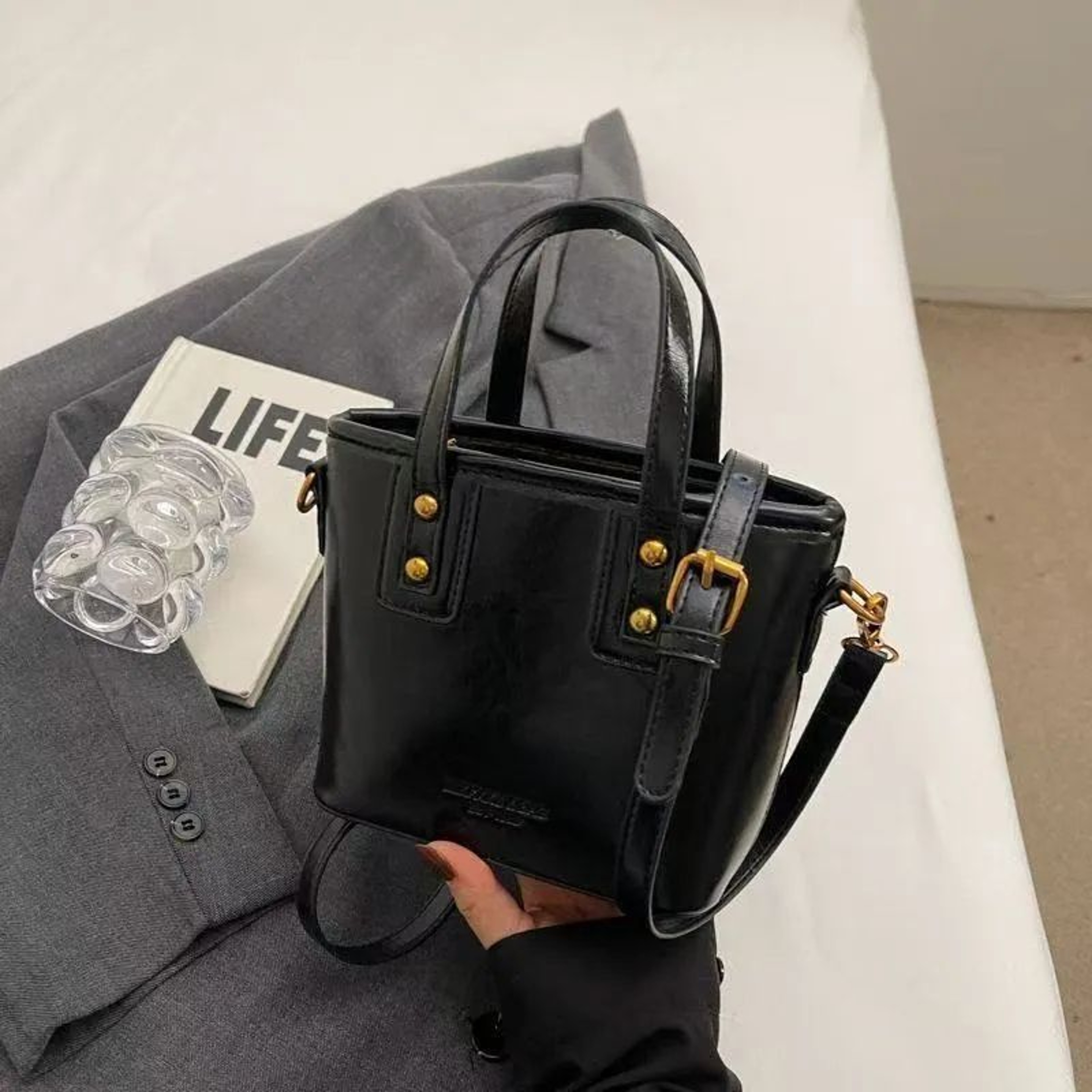 Vintage Womens Bucket Bag Shoulder And Crossbody Handbag 0