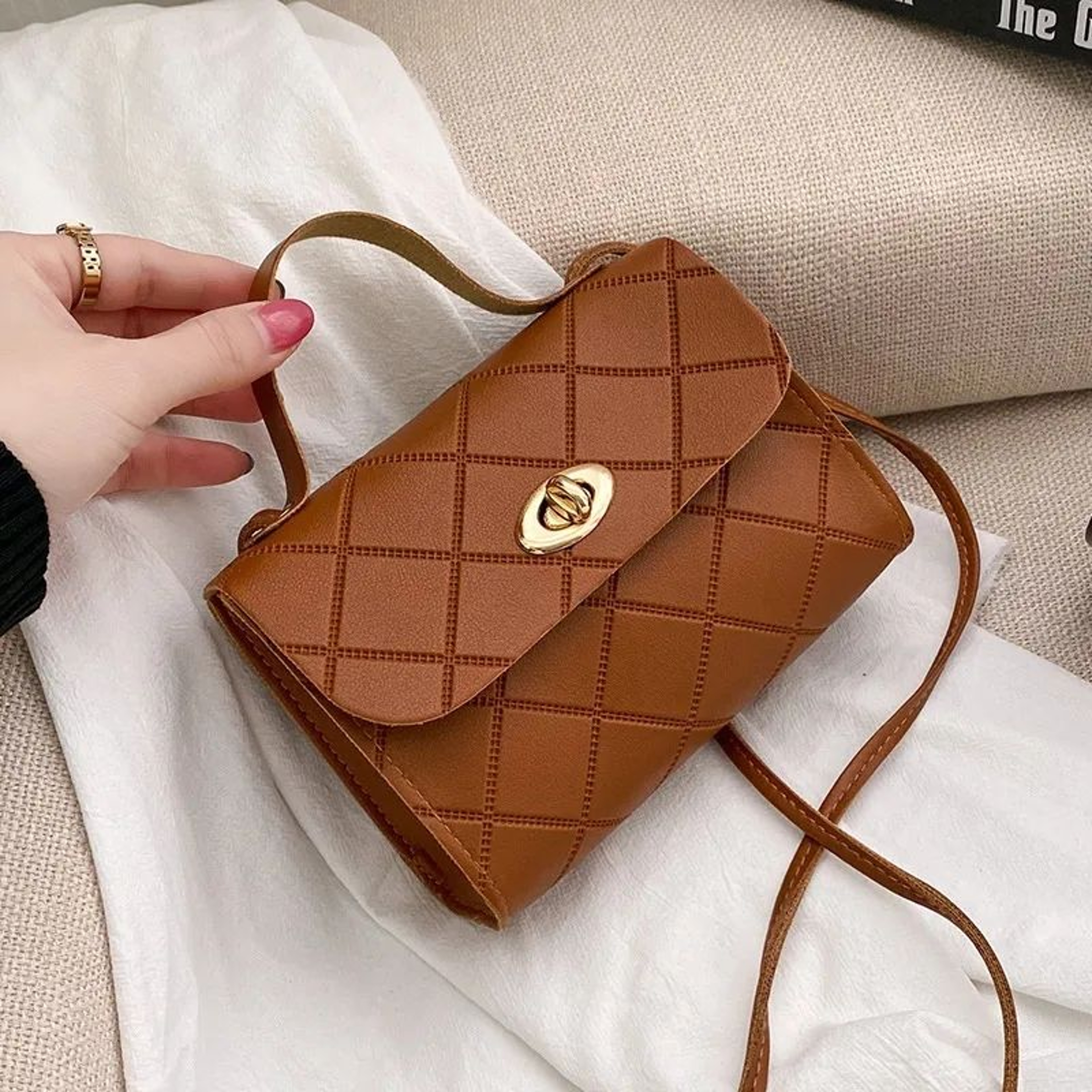 Women Mini Square Handbag With Diamond Grid Lock Detail And Crossbody Style 3