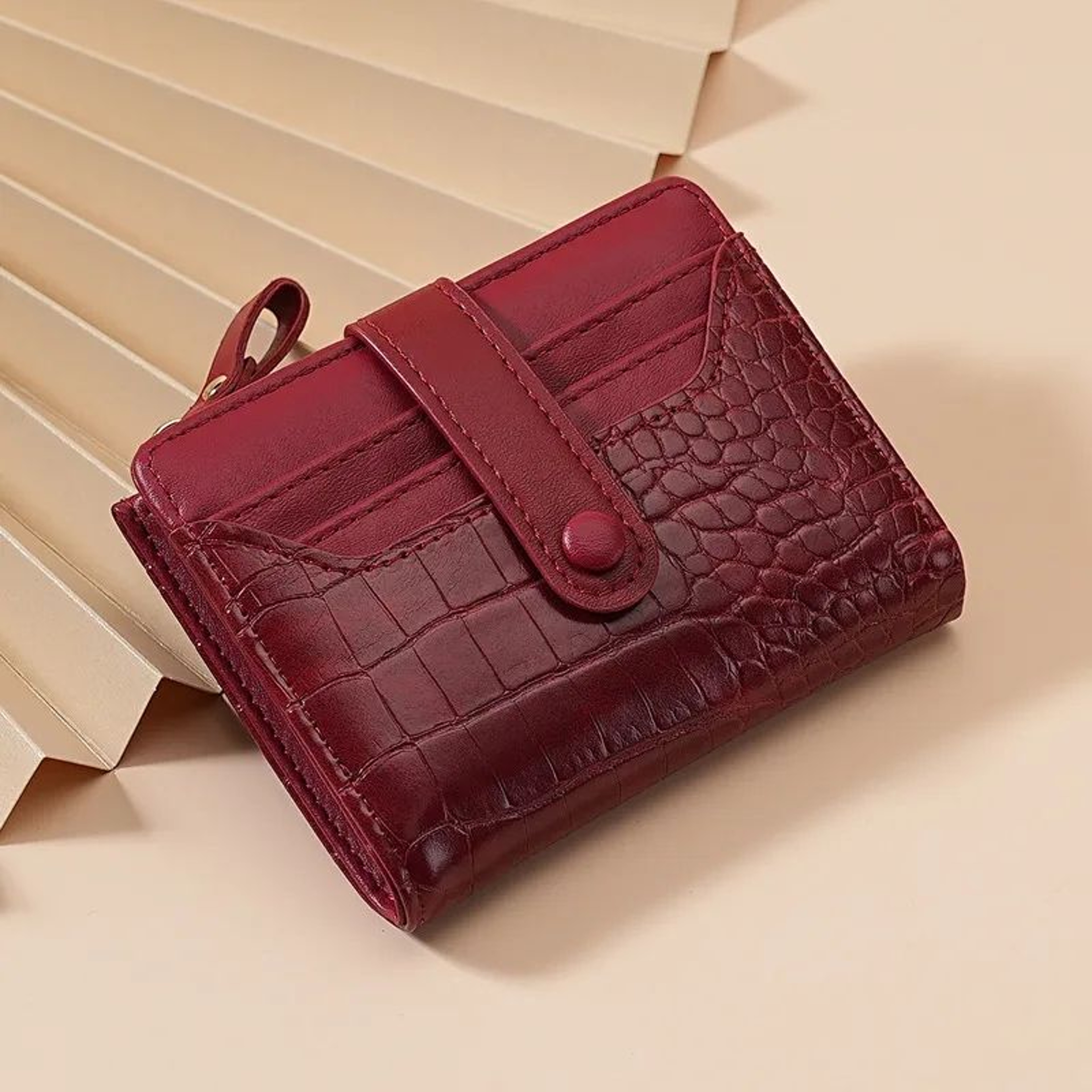 Womens Compact Crocodile Embossed Wallet With Card Slots And Zippered Coin Purse 0