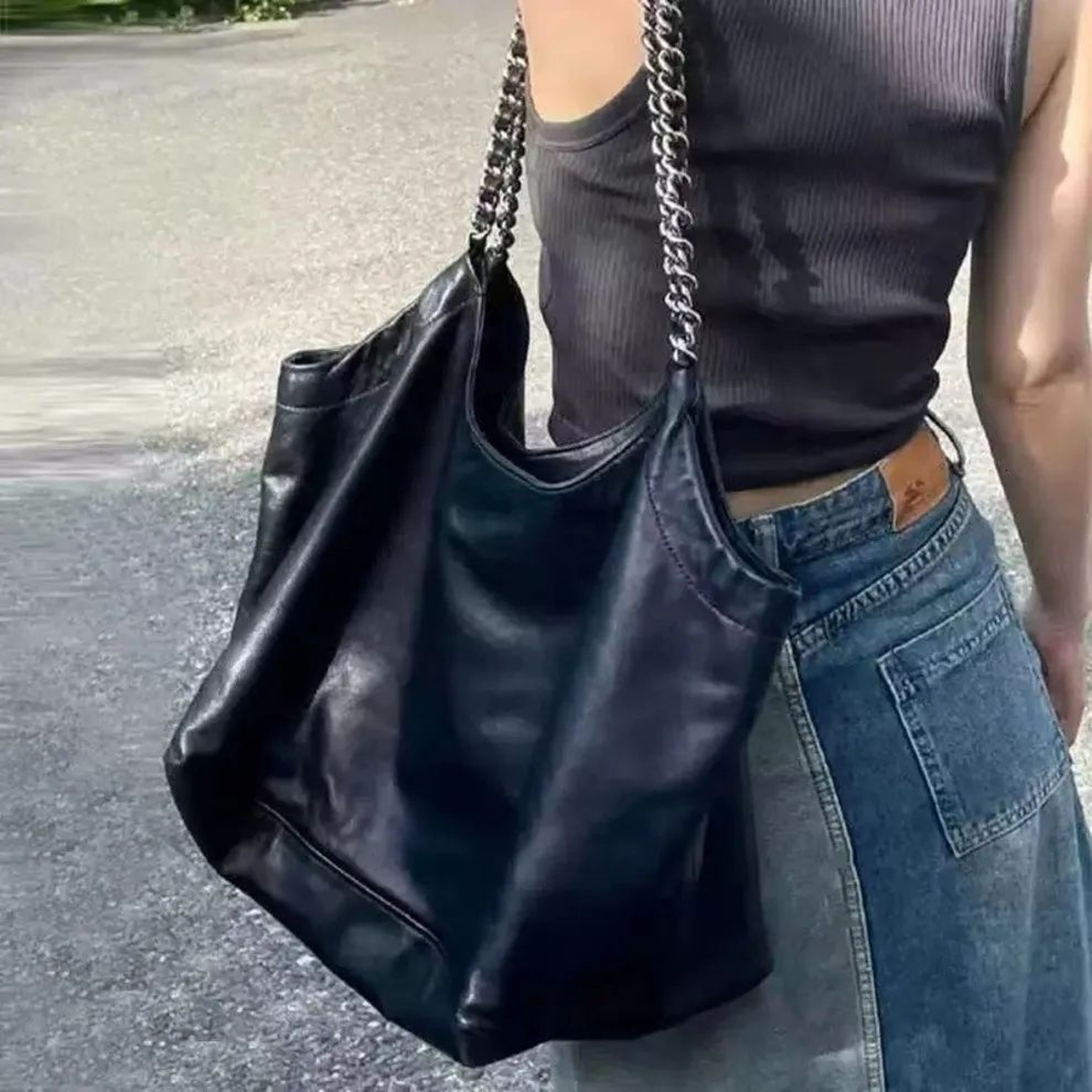 Women Large Capacity Shoulder Tote Bag With Chain Accent And Bucket Hobo Design 0