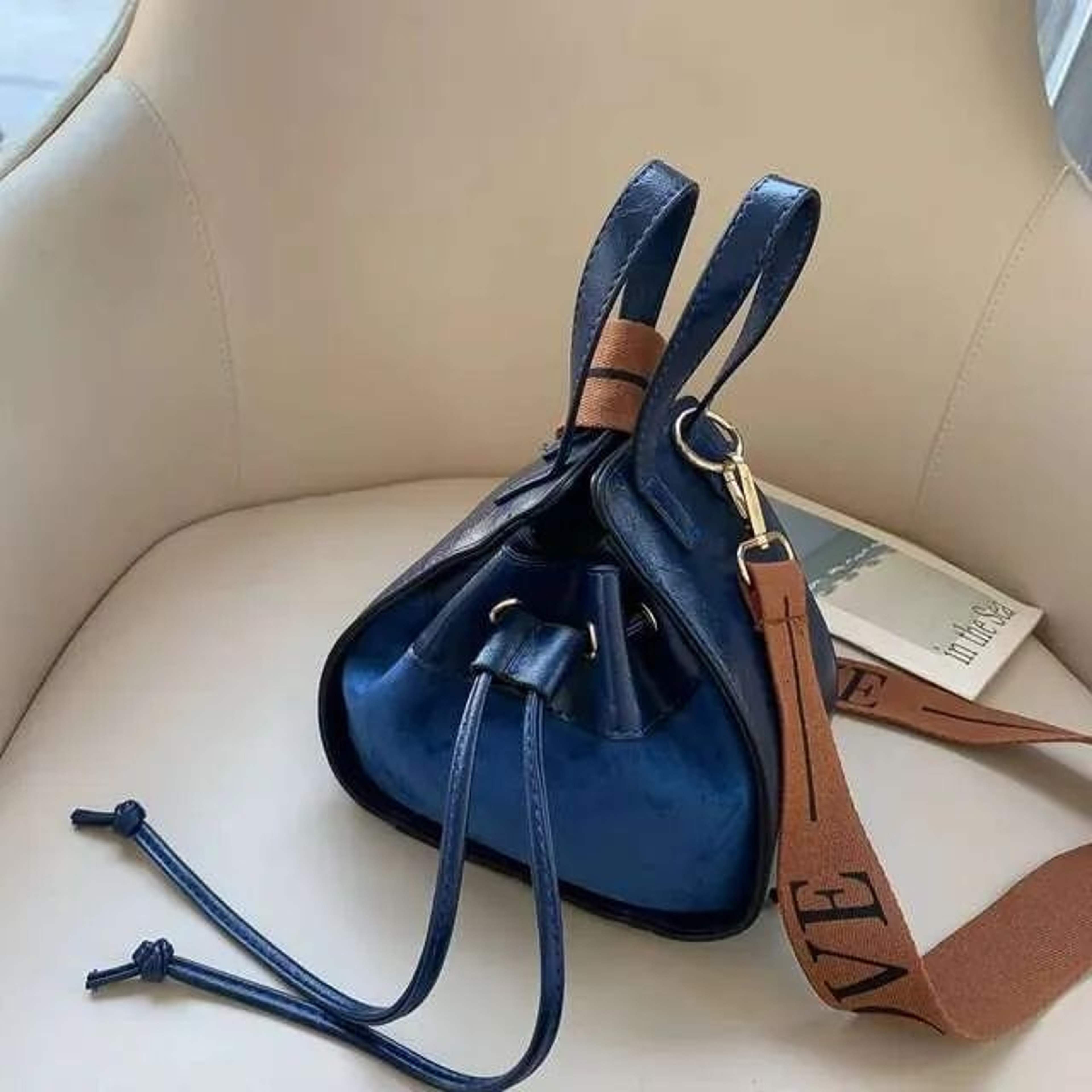 Vintage Women Leather Crossbody Mini Bucket Bag With Adjustable Strap 0