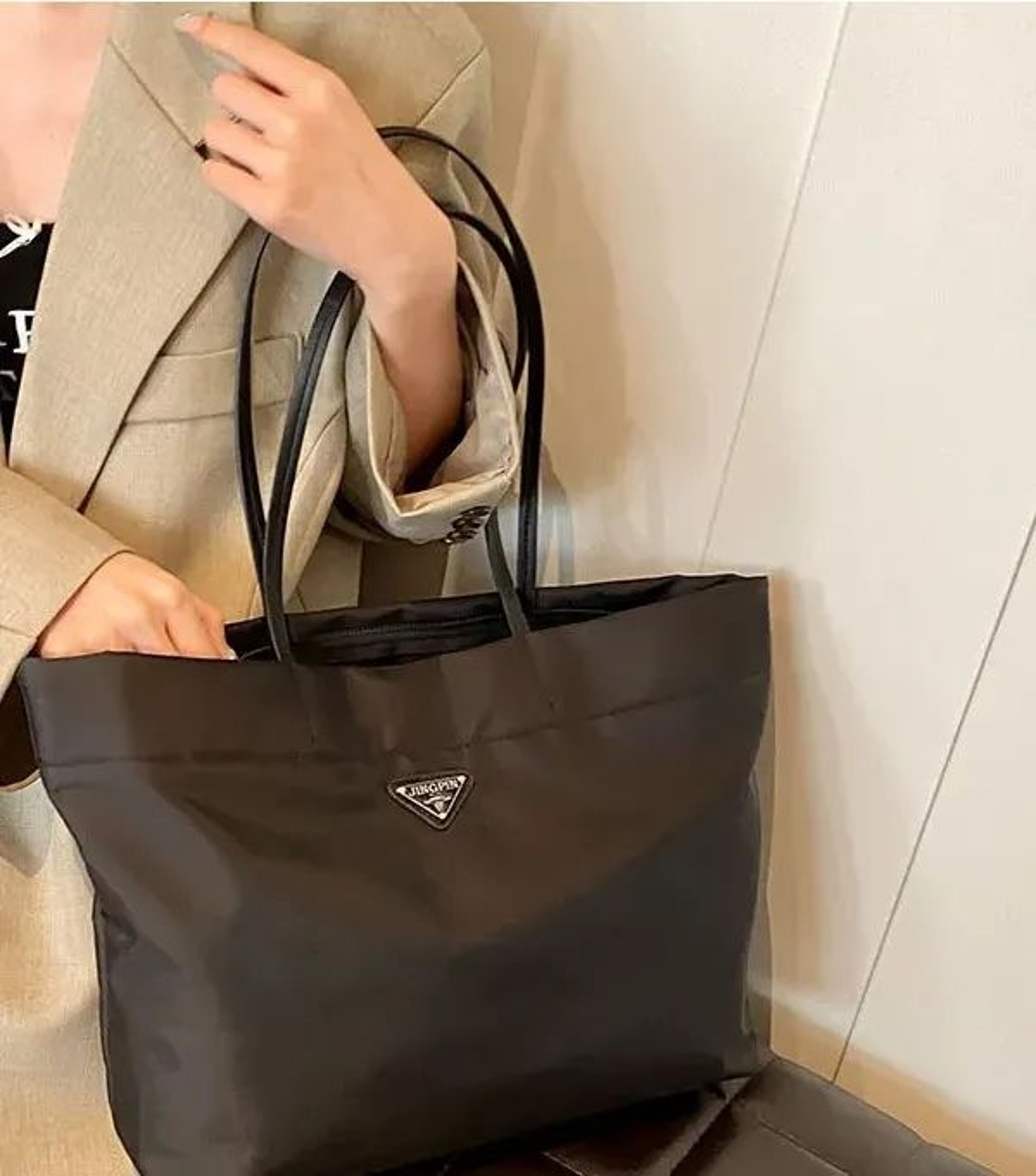 Minimalist Tote Shoulder Bag For Women Lightweight Everyday Handbag 1