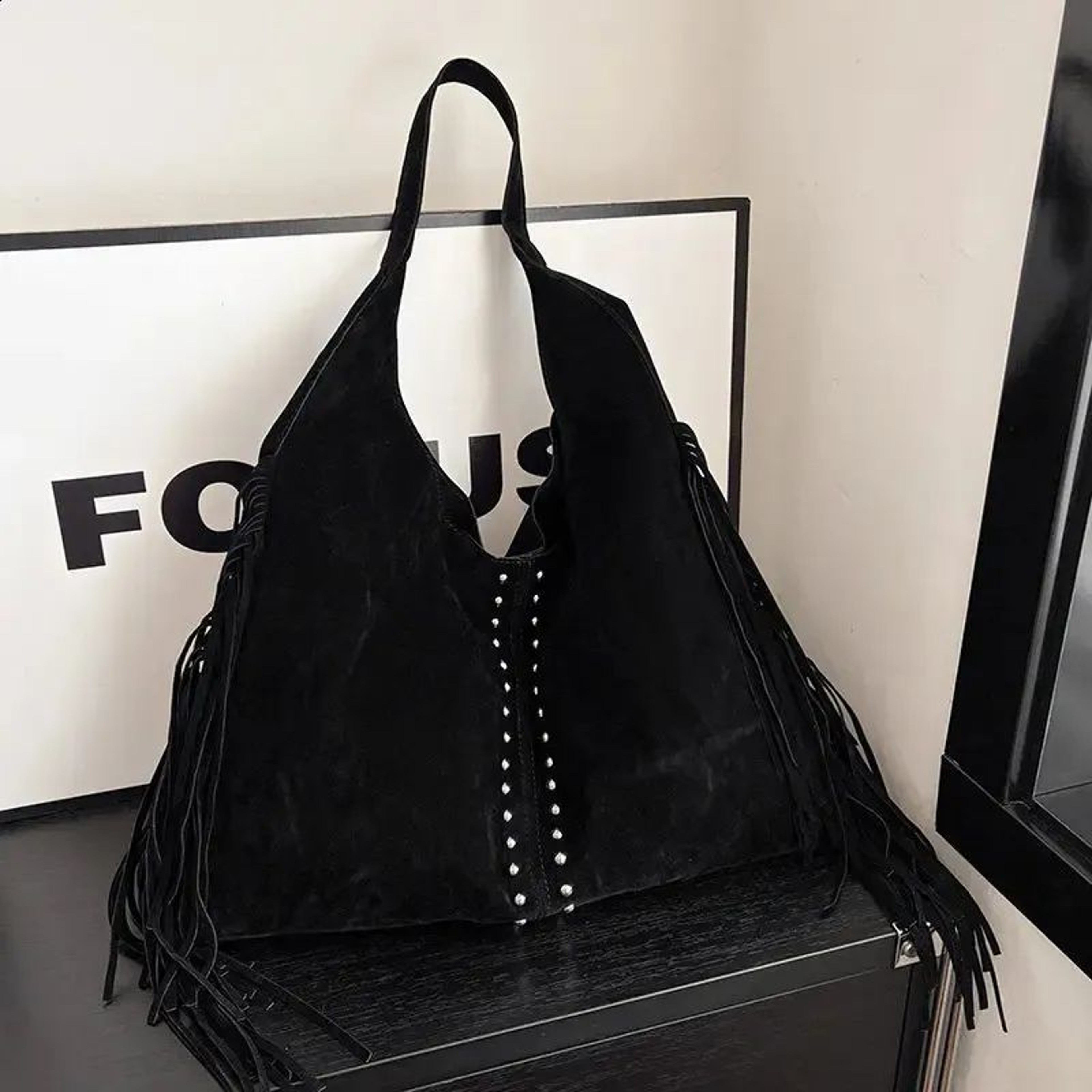 Womens Retro Fringe Tote Bag With Rivet Accents And Large Capacity 0