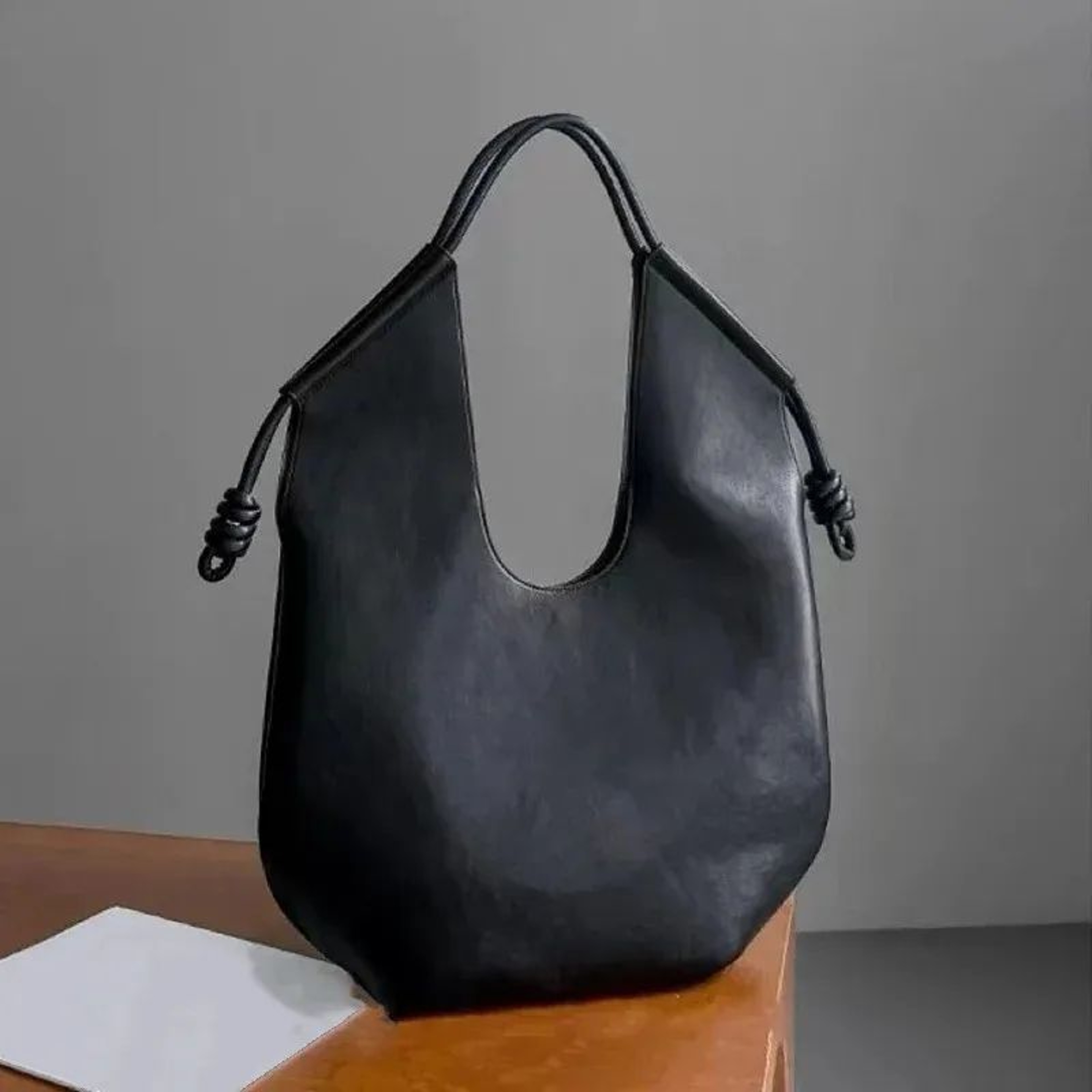 PU Leather Tote Bag With Adjustable Shoulder Strap And Zipper Closure 0