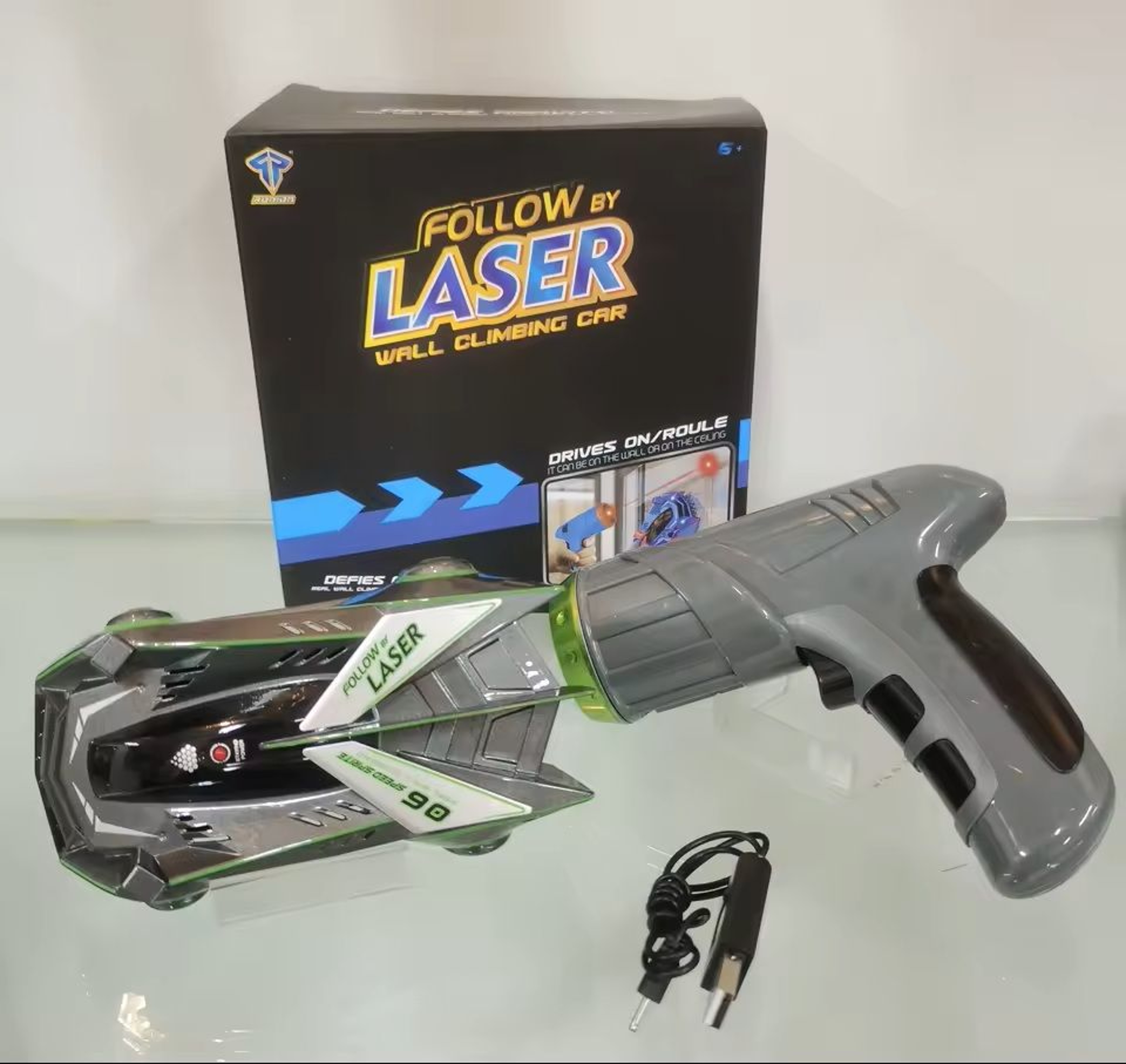 RemoteControlled WallClimbing Car Toy Infrared Laser Induction RC Racing Car For Kids 0