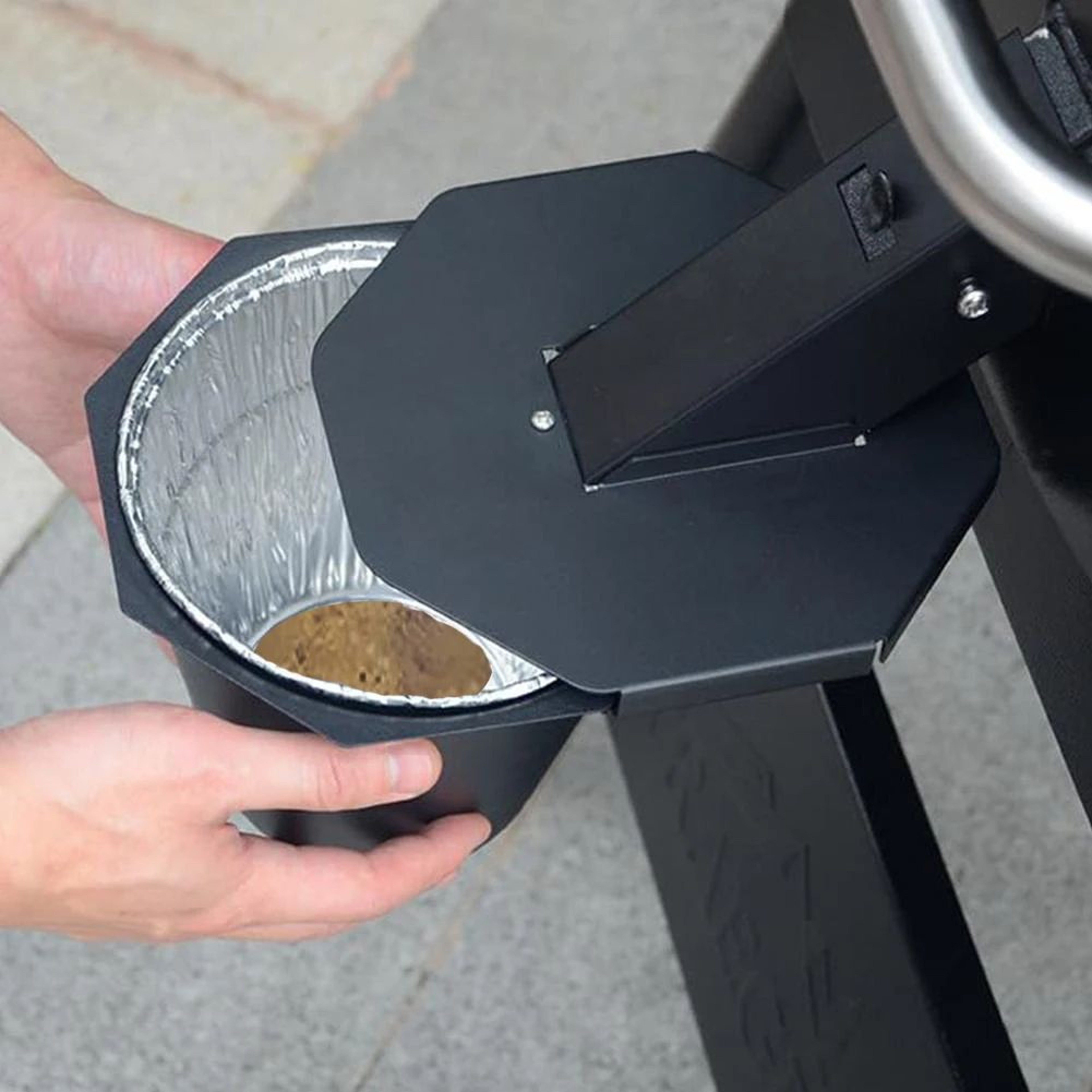 Large Capacity BBQ Grease Bucket With Trap Funnel  Drip Catcher Pail With Disposable Foil Liners Fo 0