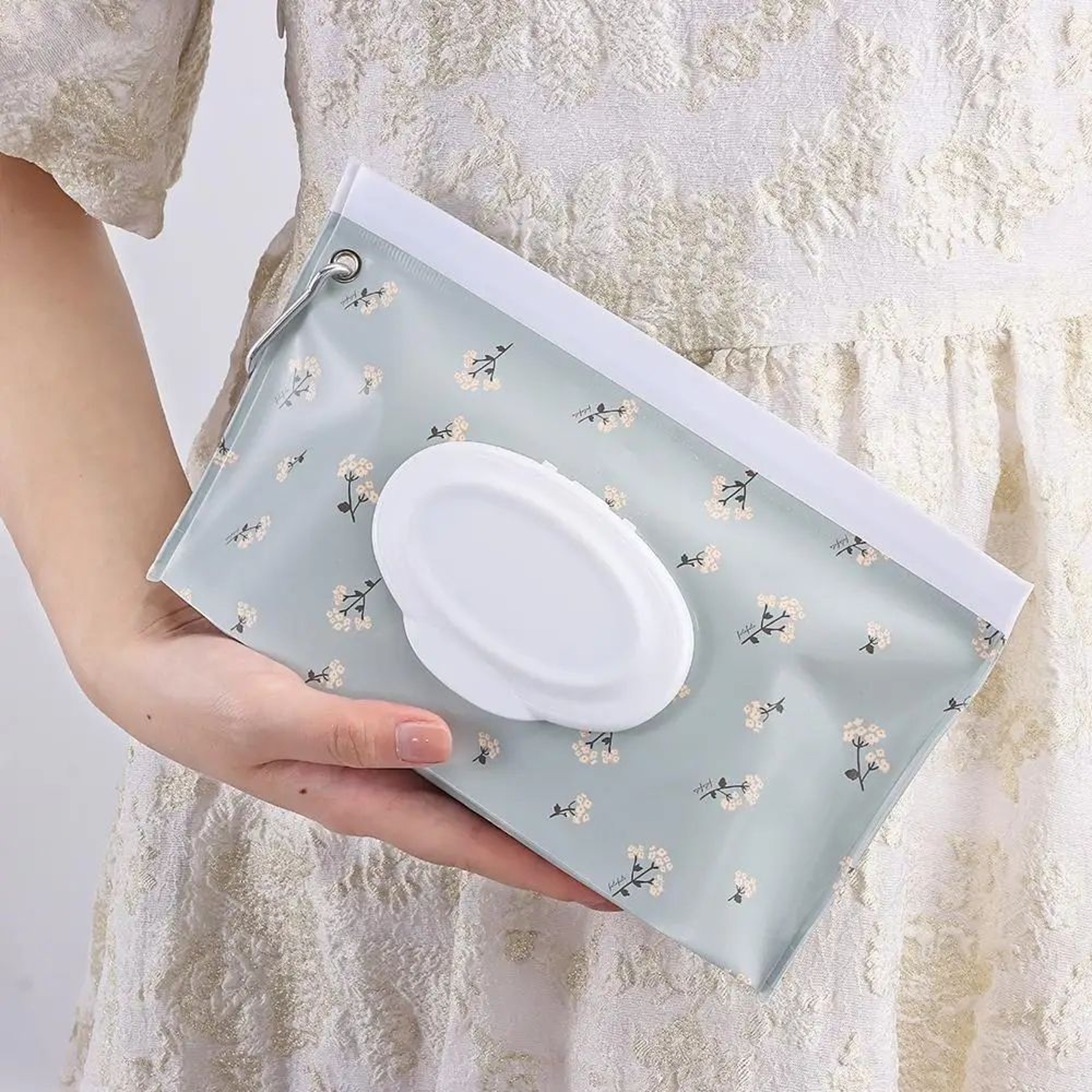 Portable Wet Wipes Pouch With Flip Cover Reusable Baby Wipes Holder Snap Closure Travel Tissue Bag  4
