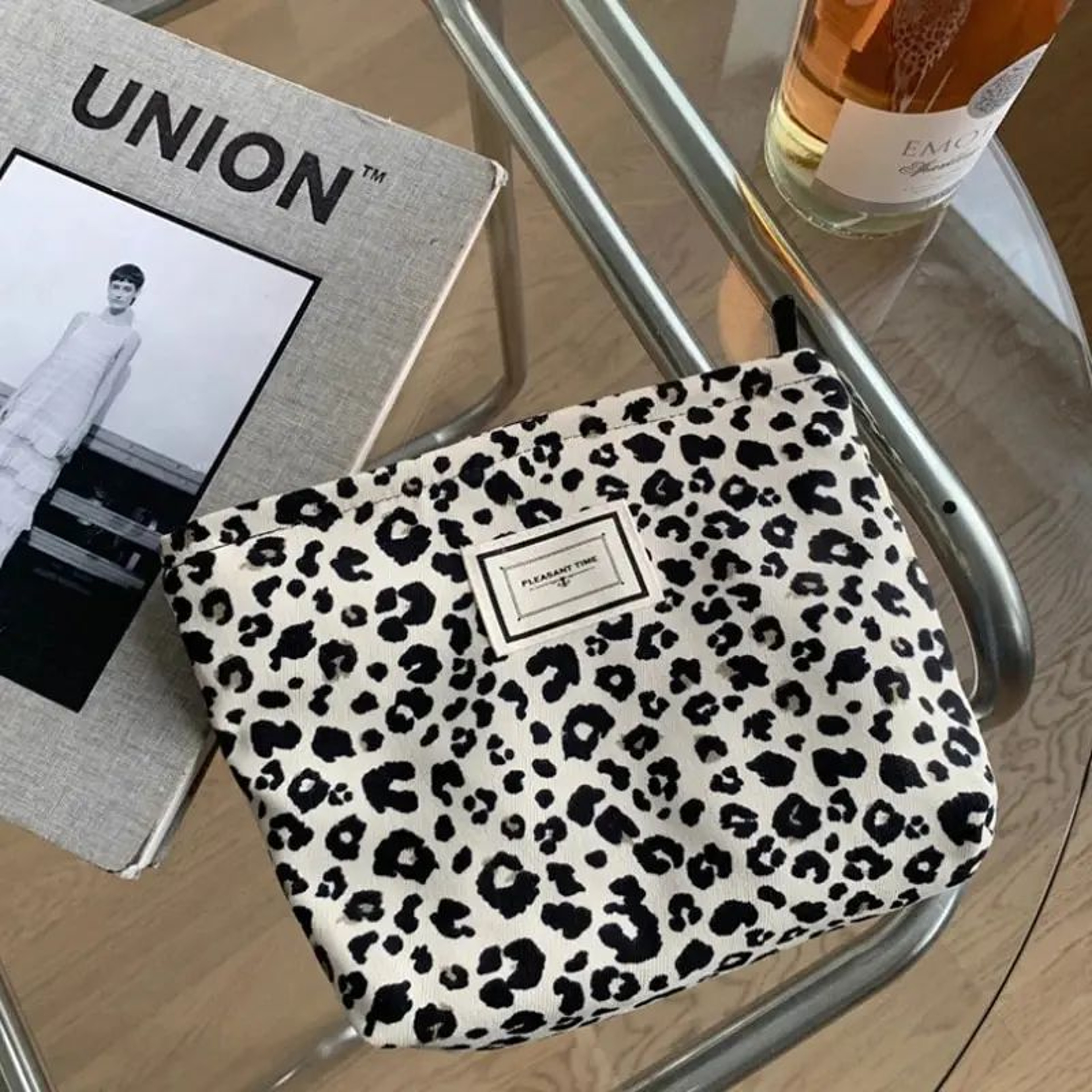 Leopard Print Canvas Makeup Bag Western Style Cosmetic Organizer Pouch With Zipper Portable Phone   0