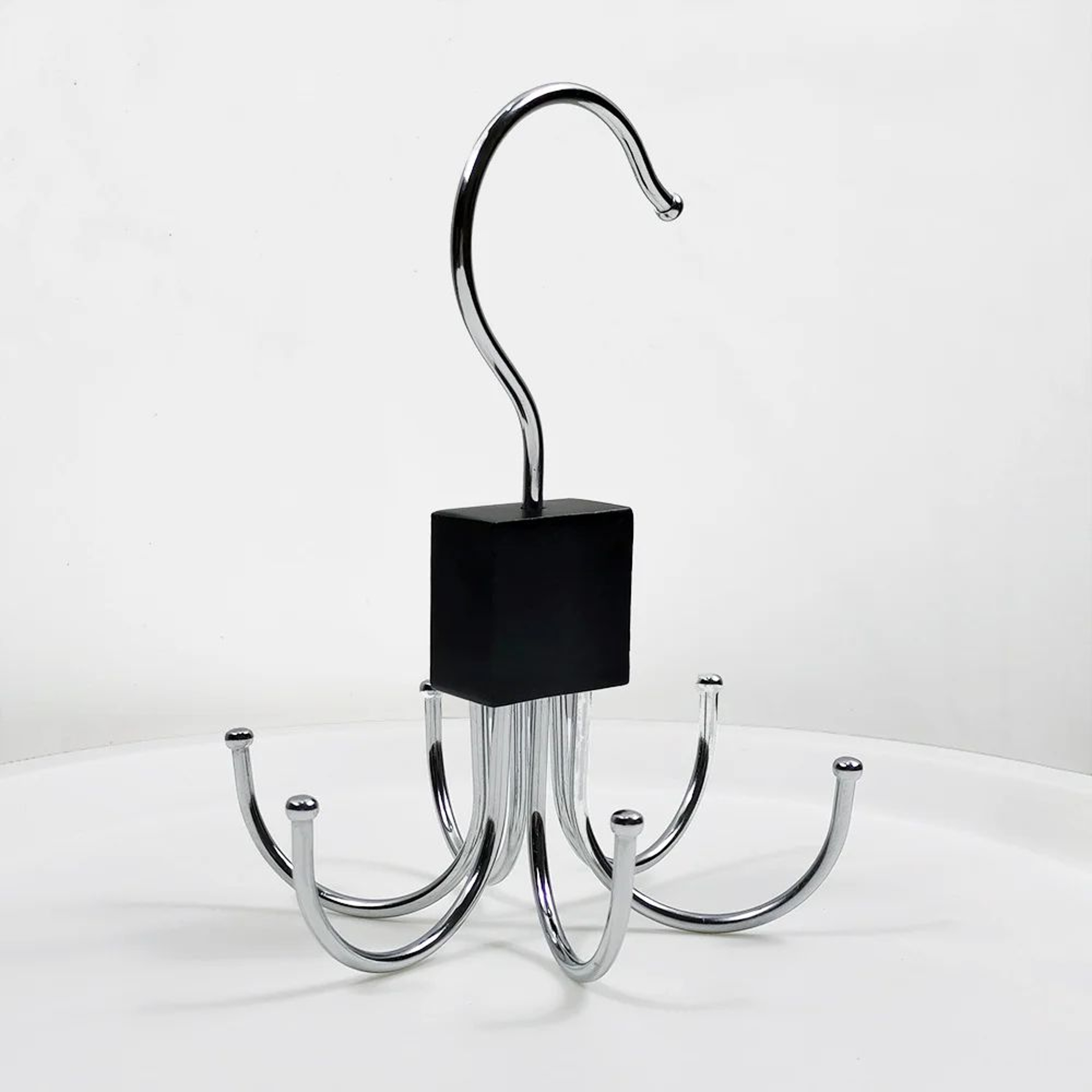 24Slot Rotating MultiClaw Belt  Accessory Hanger  360 Metal Hook Closet Organizer With Wooden Top 6