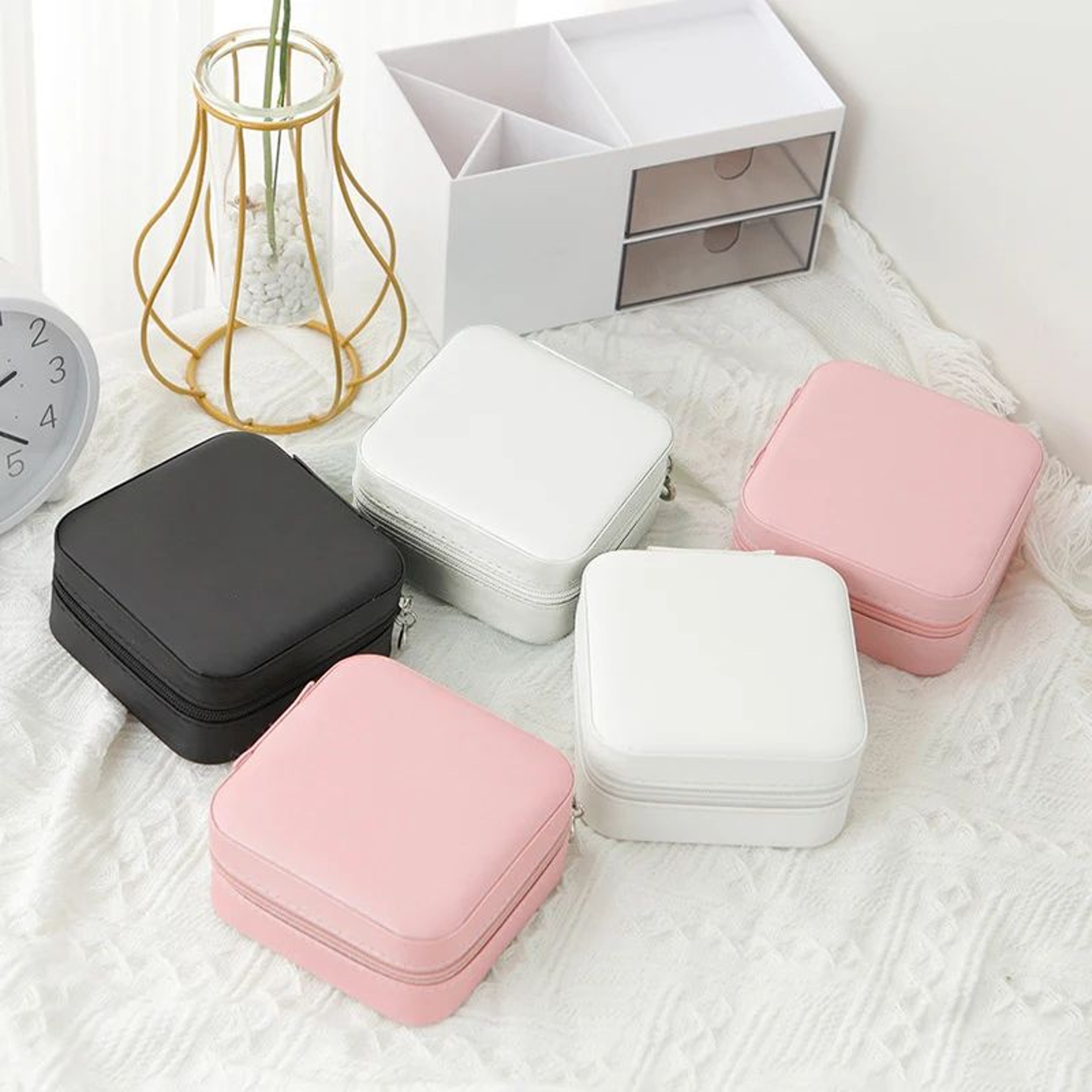SingleLayer PU Leather Travel Jewelry Box  Compact Zipper Organizer Case 1